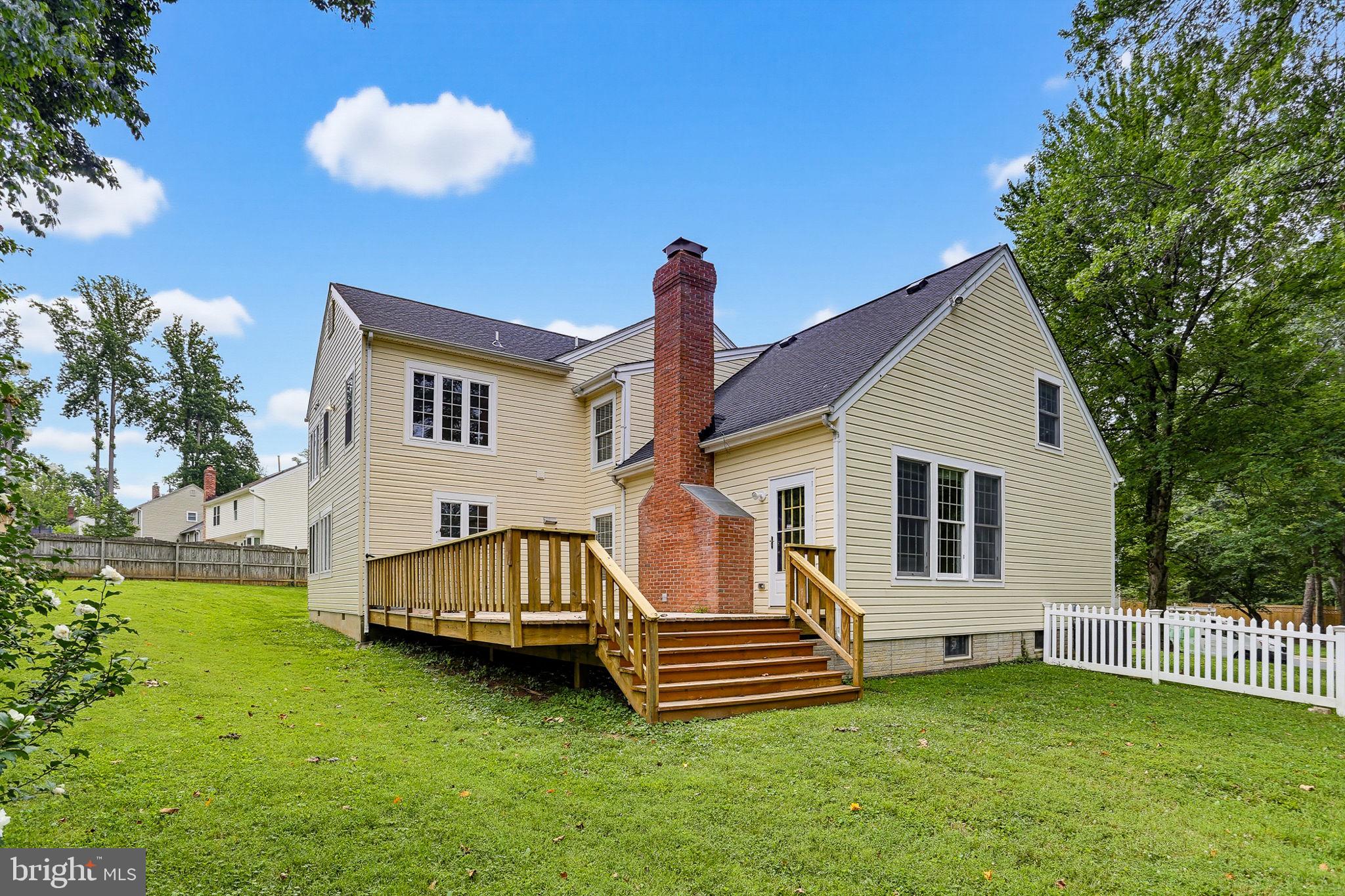 WILLIAMSBURG VILLAGE - Residential