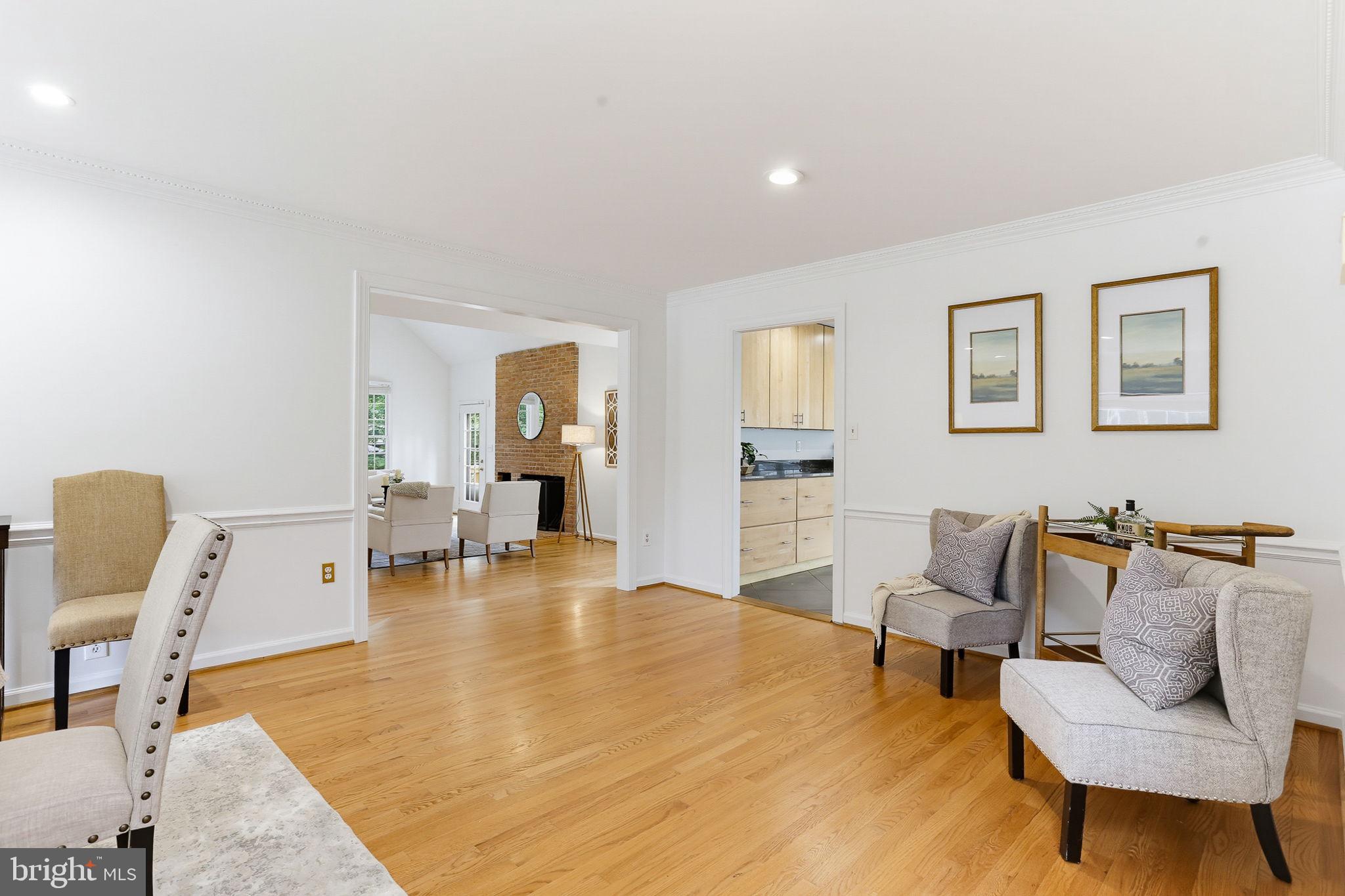 WILLIAMSBURG VILLAGE - Residential