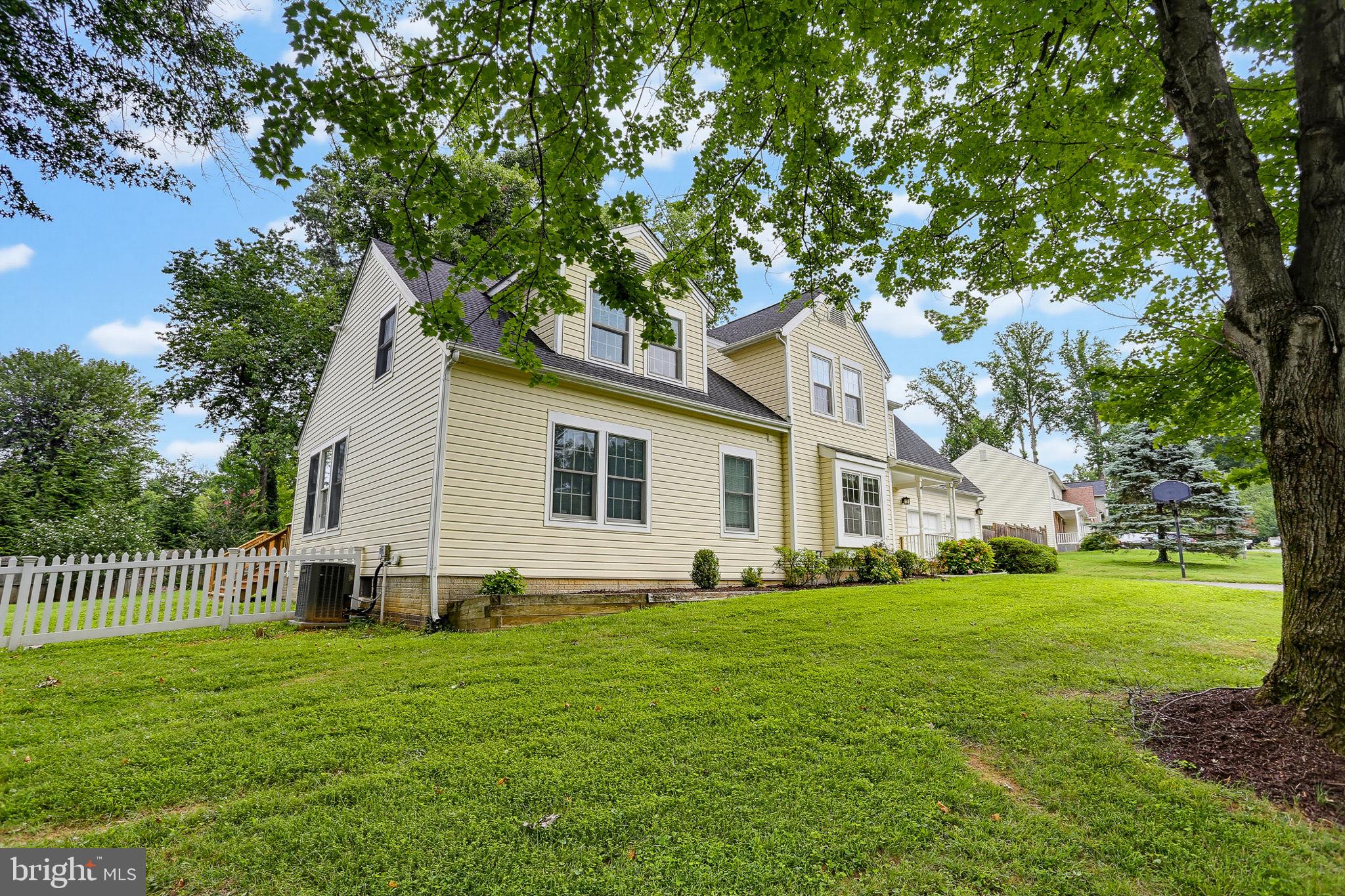 WILLIAMSBURG VILLAGE - Residential