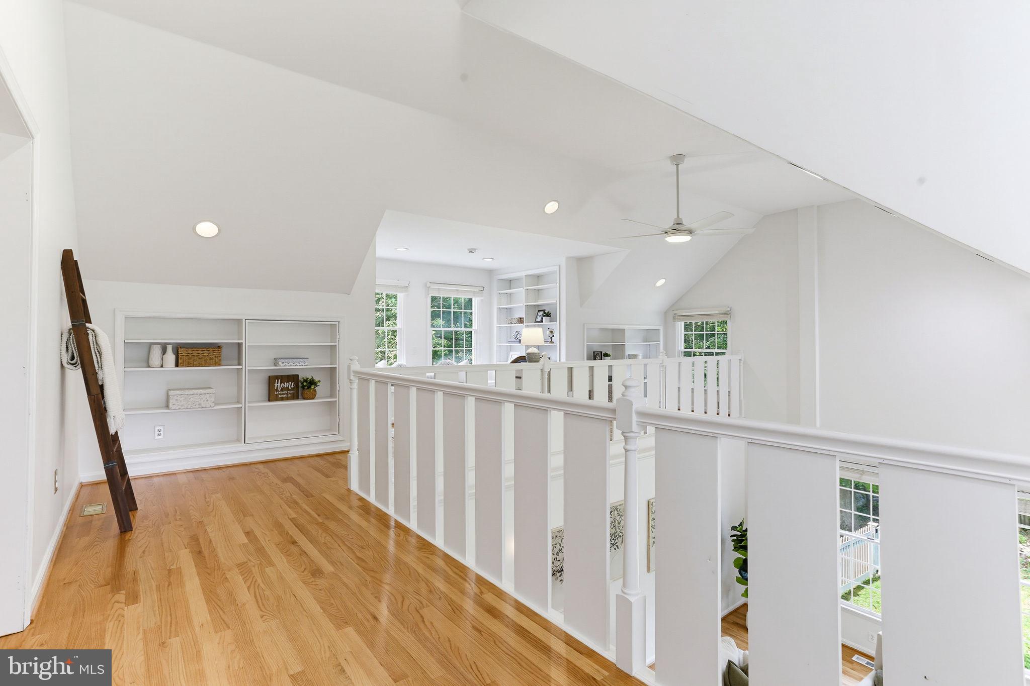 WILLIAMSBURG VILLAGE - Residential