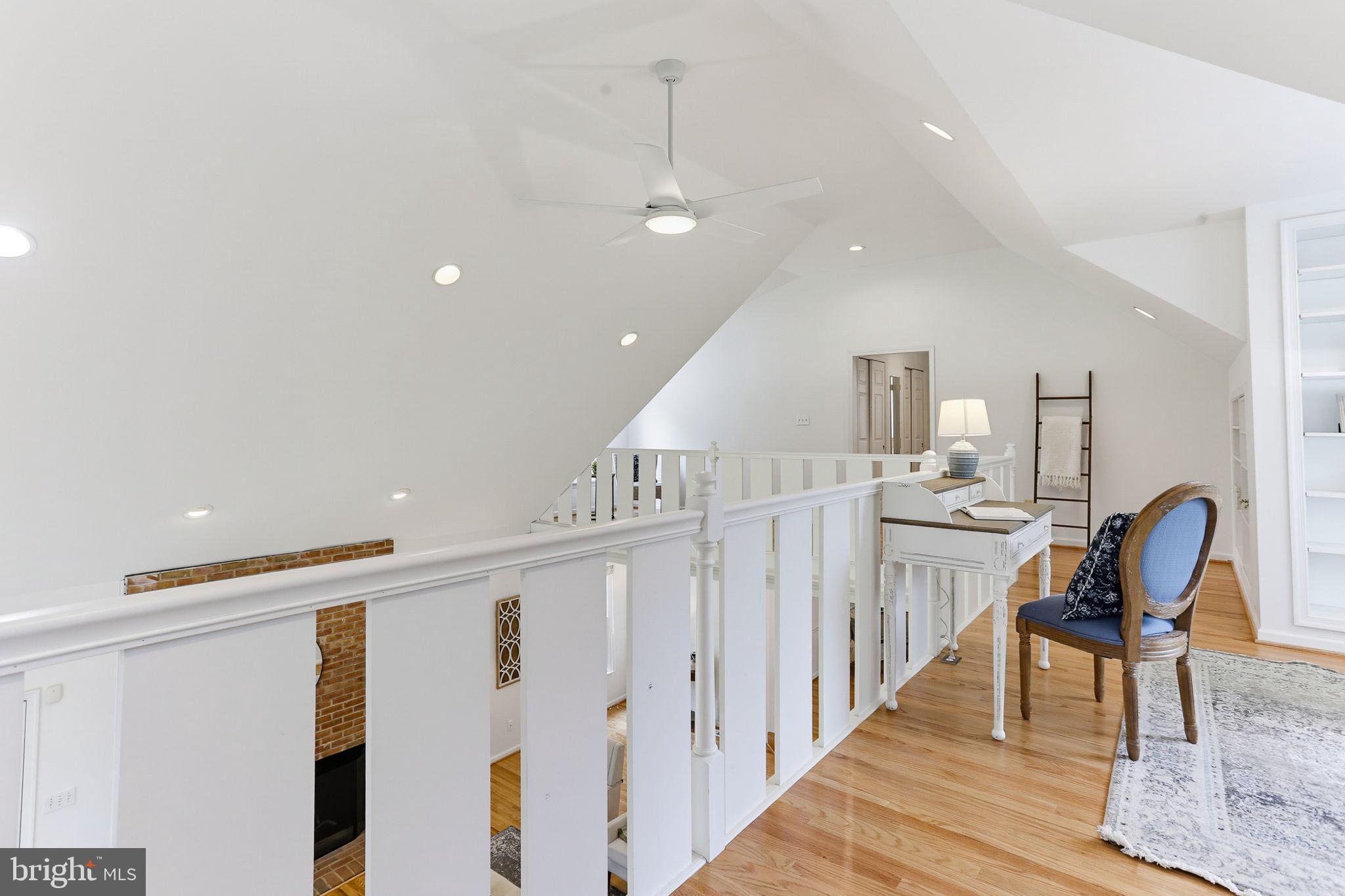 WILLIAMSBURG VILLAGE - Residential