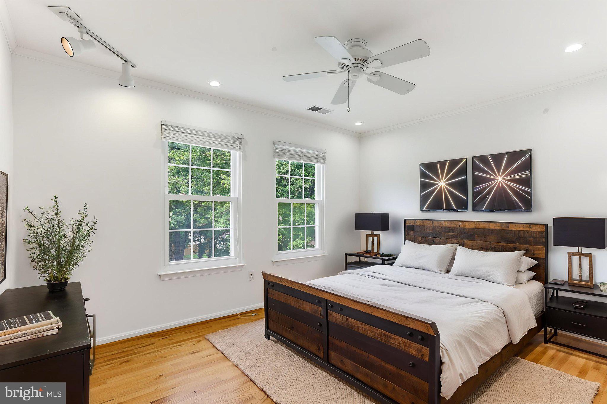 WILLIAMSBURG VILLAGE - Residential