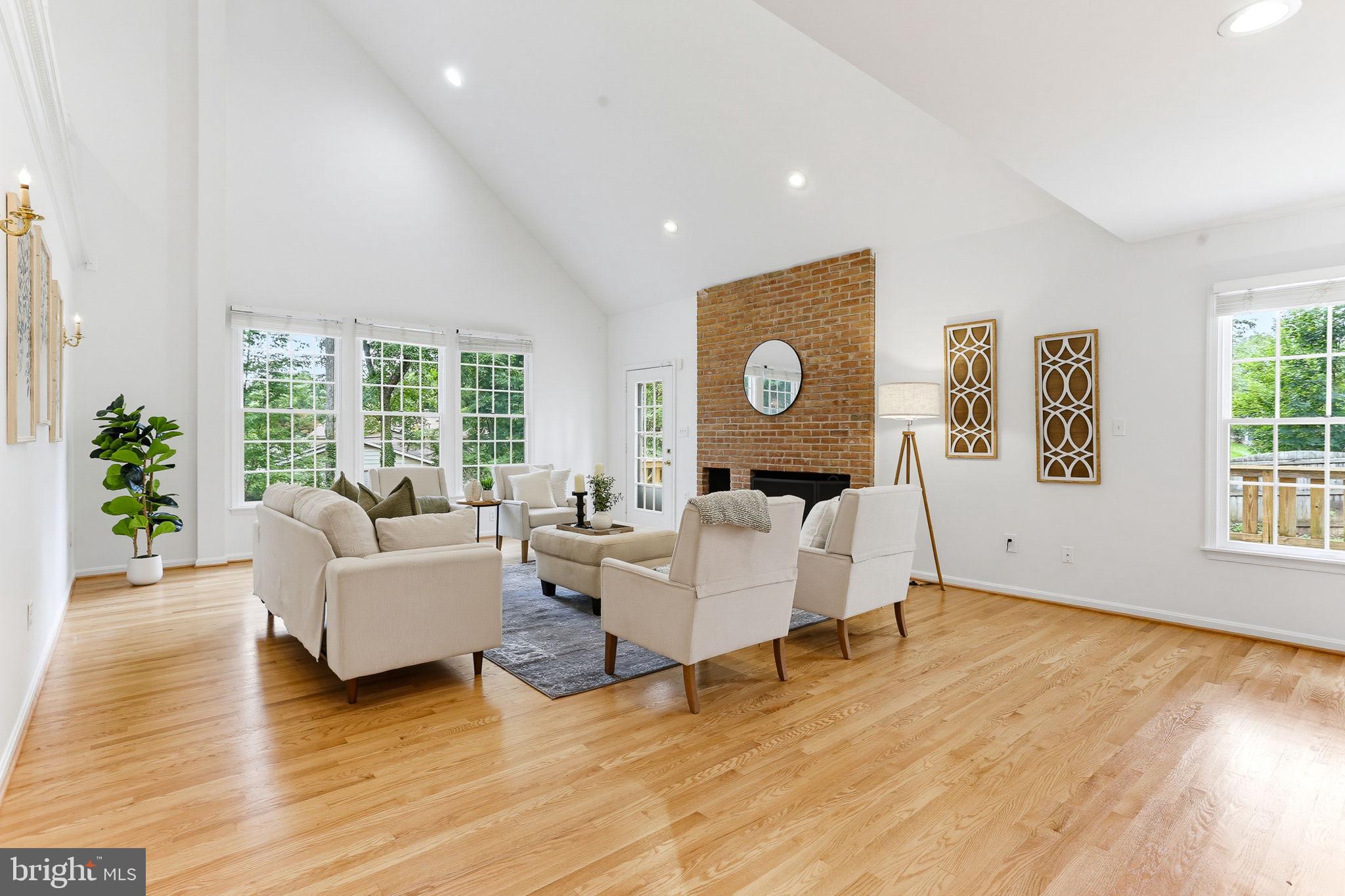 WILLIAMSBURG VILLAGE - Residential