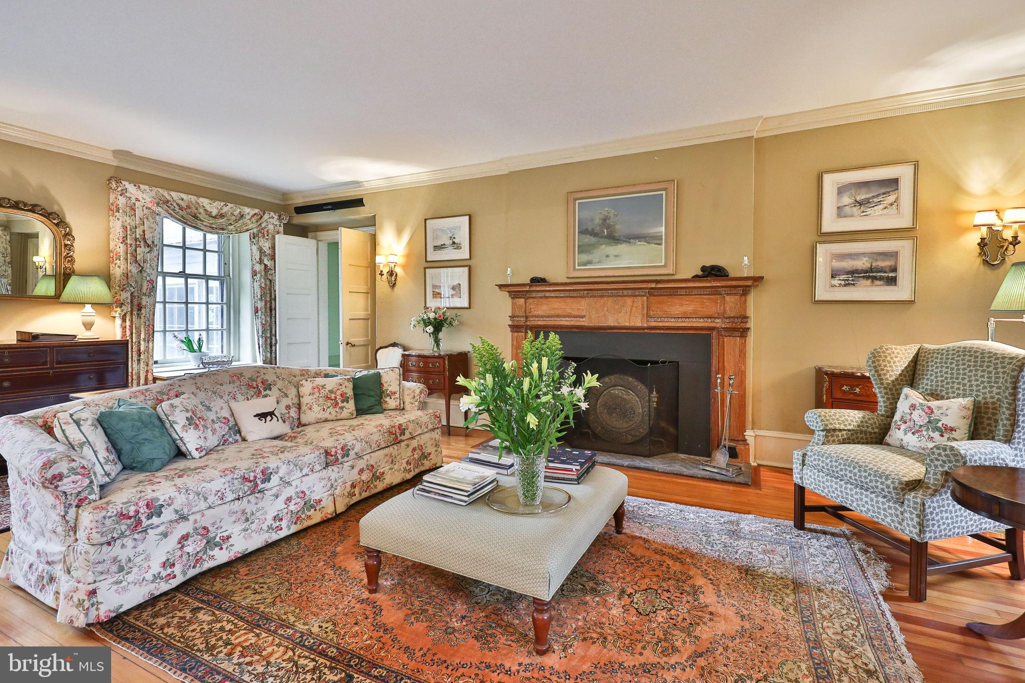 CHESTNUT HILL - Residential