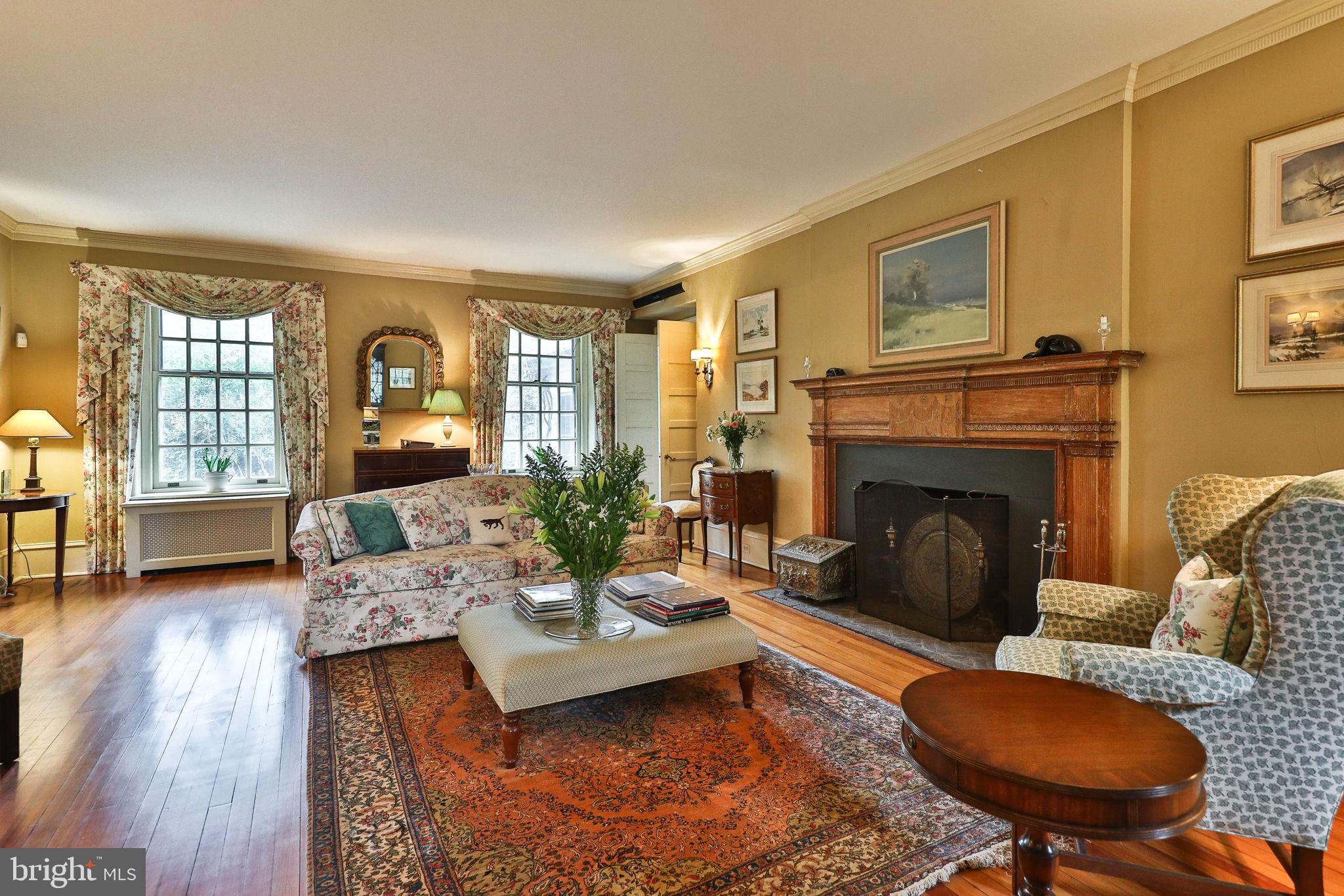 CHESTNUT HILL - Residential