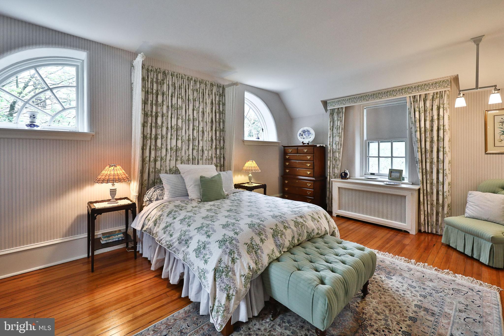CHESTNUT HILL - Residential