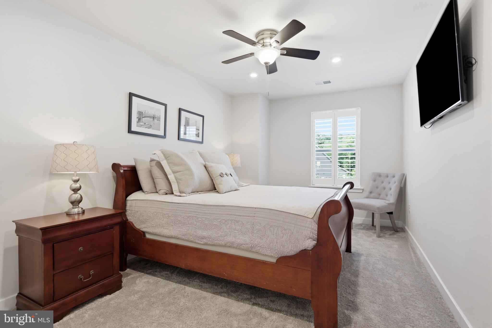 YARDLEY WOODS - Residential