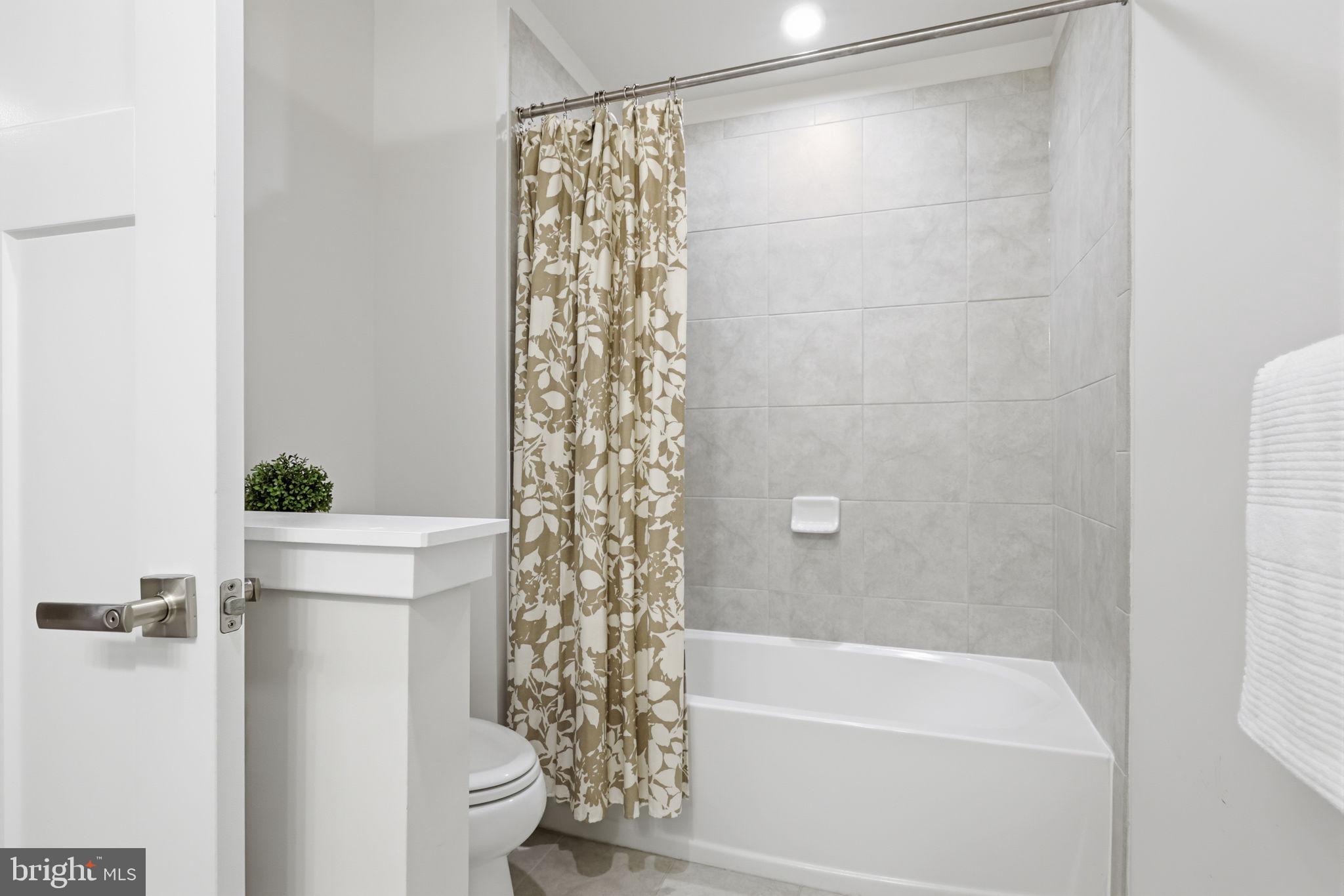 YARDLEY WOODS - Residential