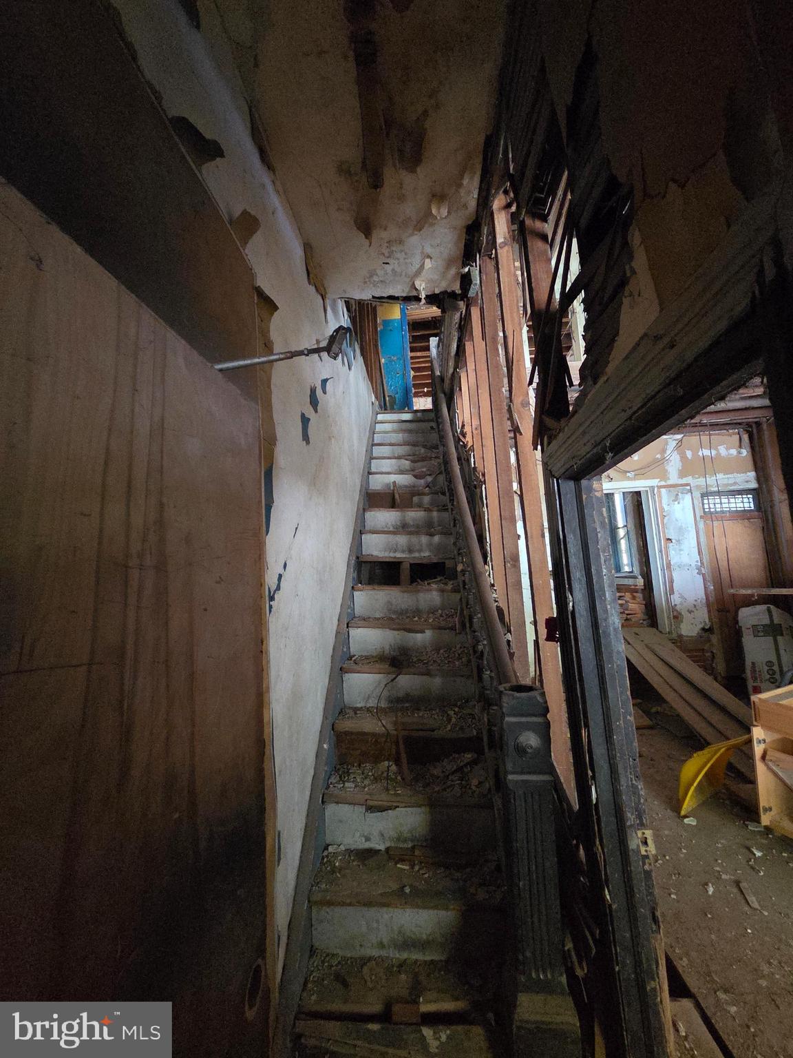 PHILADELPHIA (WEST) - Commercial Sale