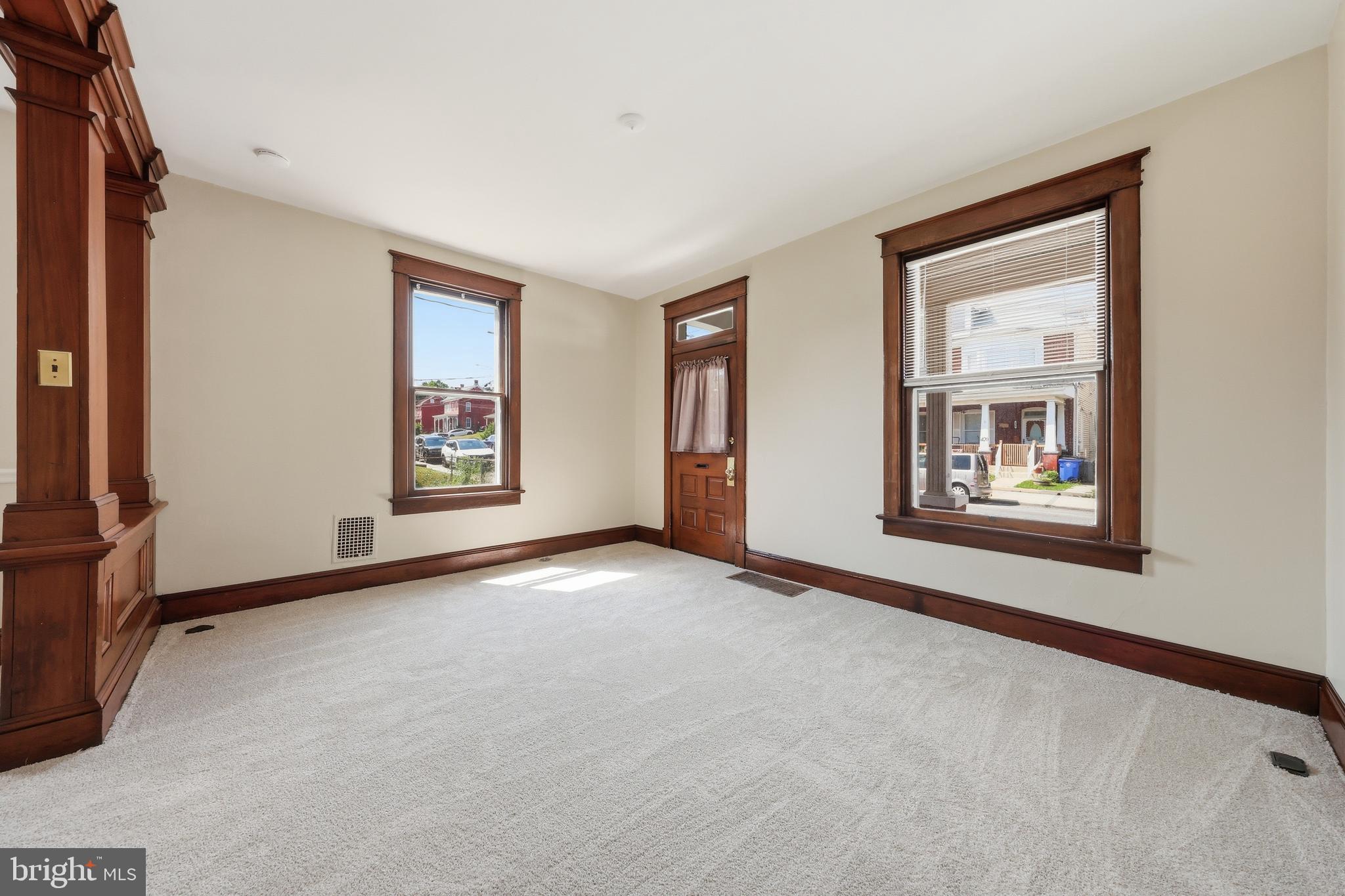 HAGERSTOWN - Residential
