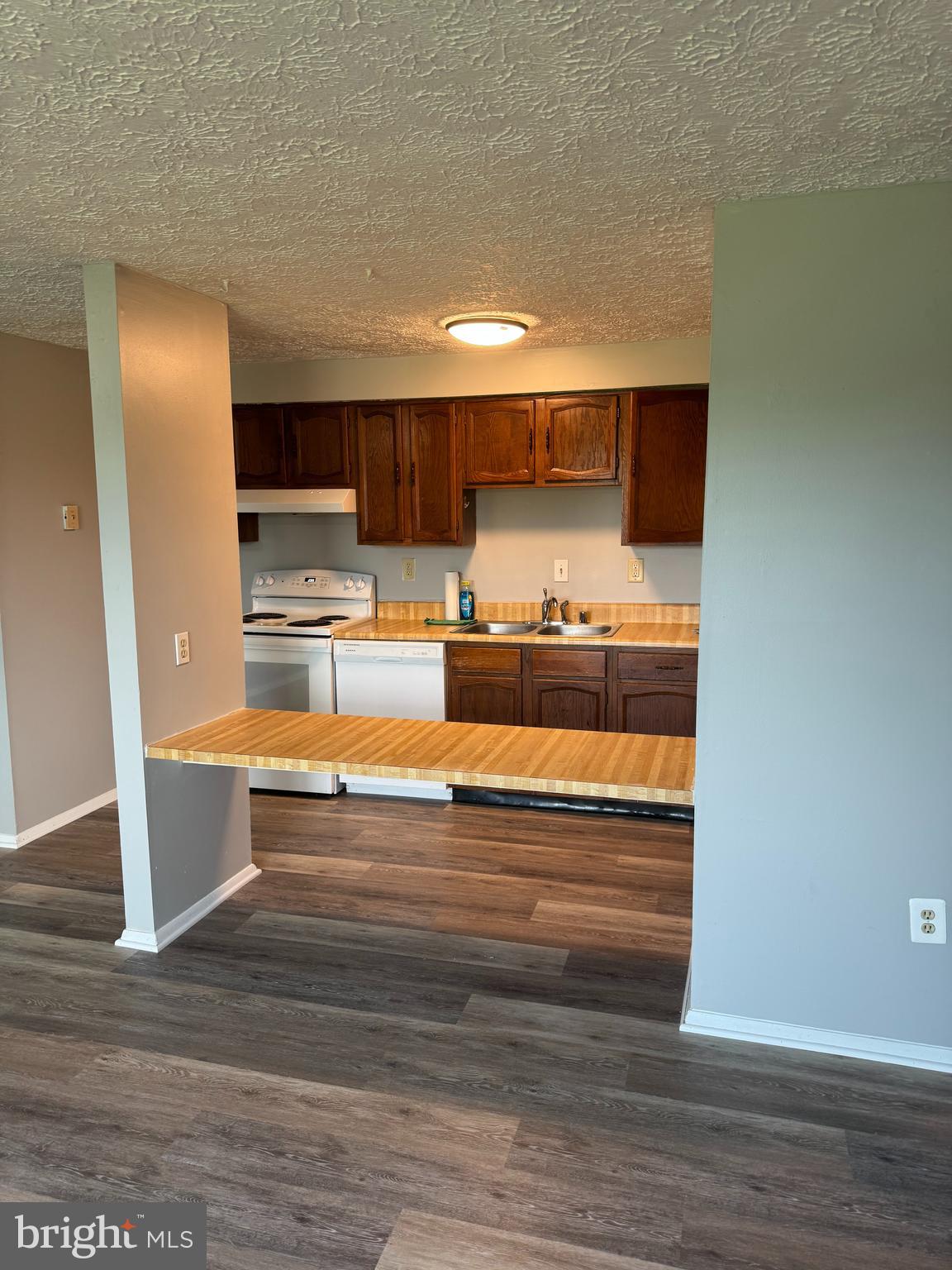AMBERTOWNE - Residential Lease