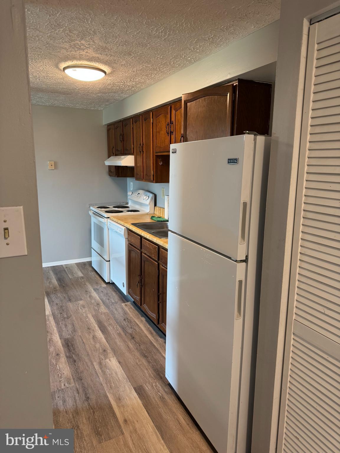 AMBERTOWNE - Residential Lease