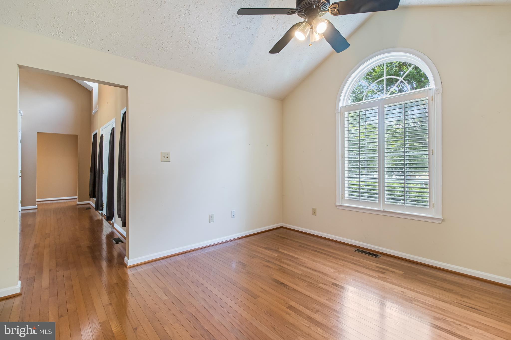 OAKLEIGH MANOR ESTATES - Residential