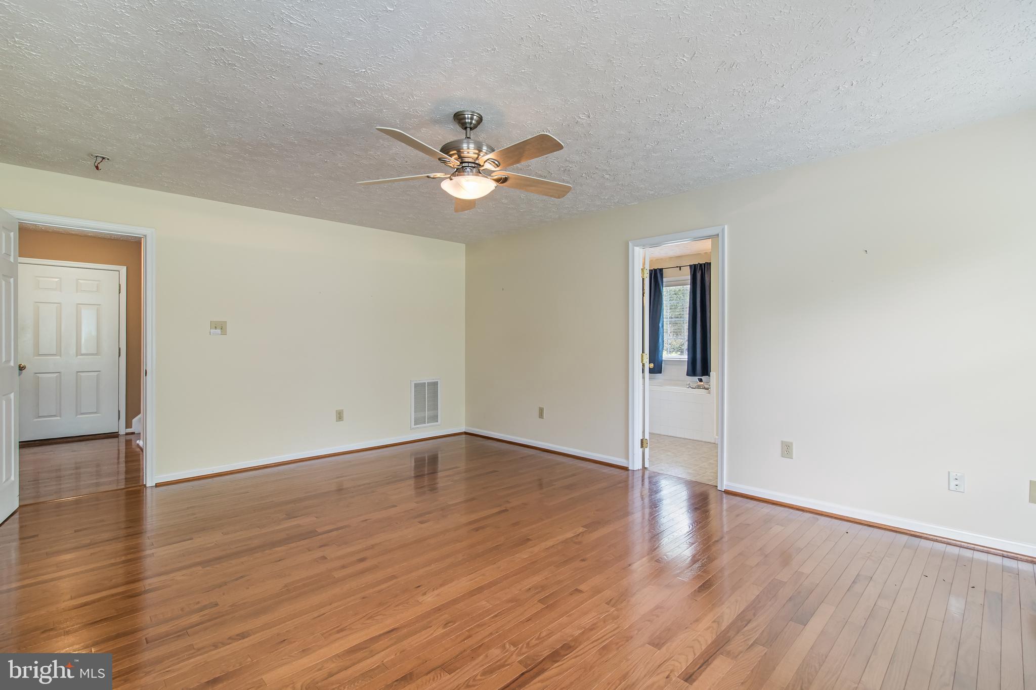 OAKLEIGH MANOR ESTATES - Residential