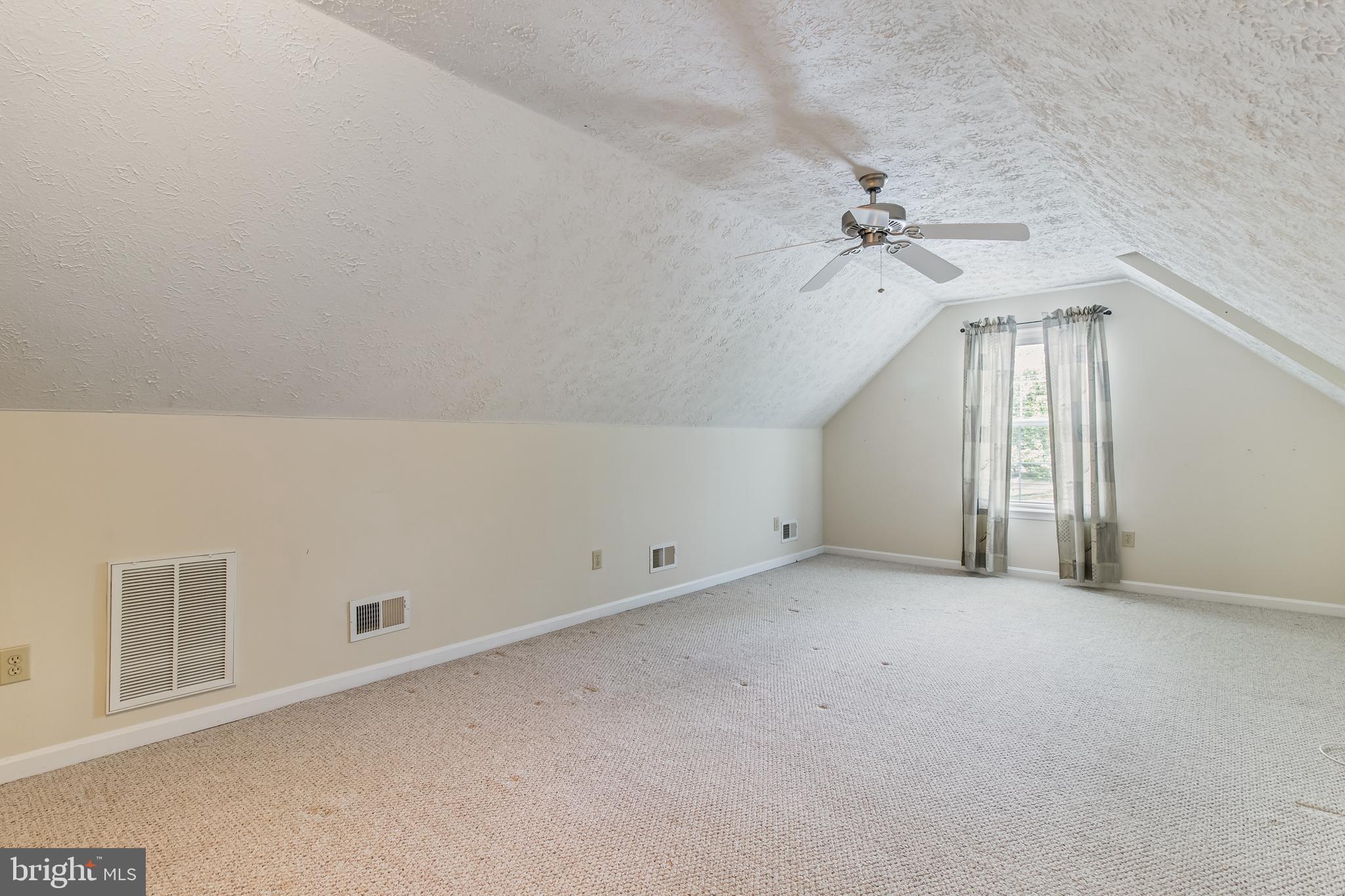 OAKLEIGH MANOR ESTATES - Residential