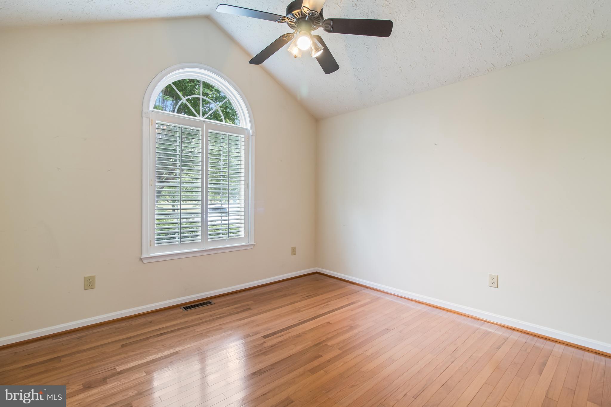 OAKLEIGH MANOR ESTATES - Residential