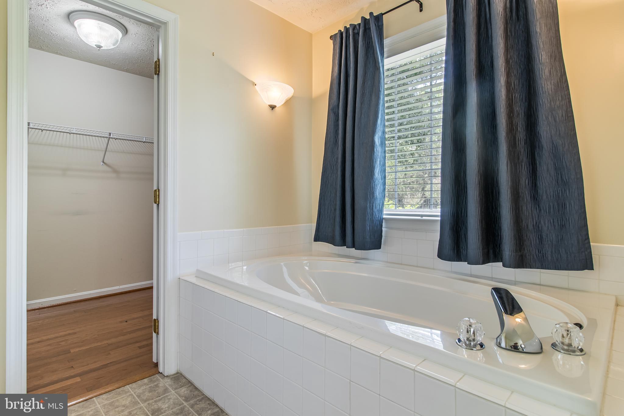 OAKLEIGH MANOR ESTATES - Residential