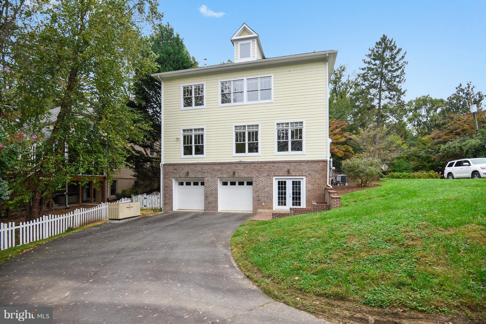 WOODMONT - Residential