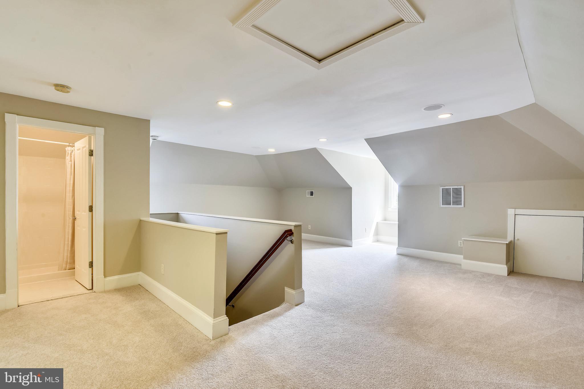 WOODMONT - Residential