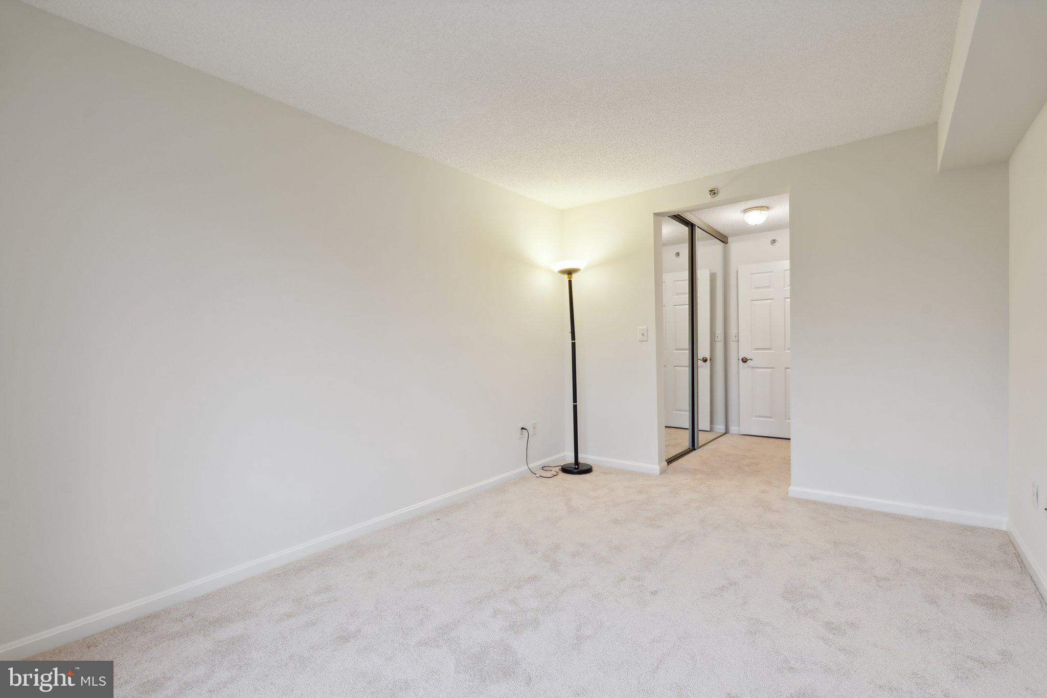 LANSDOWNE WOODS - Residential