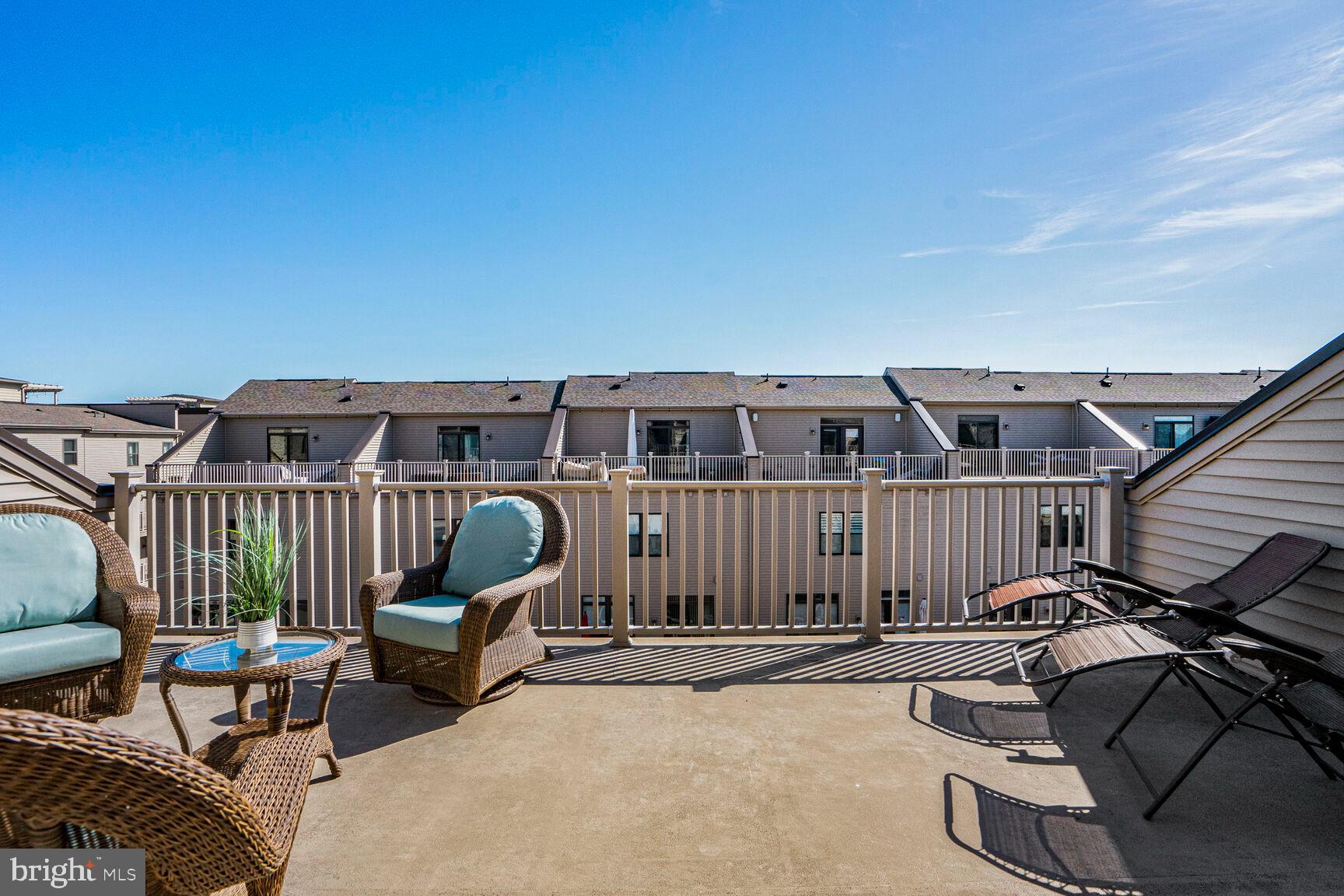 SM ONE LOUDOUN CONDO - Residential