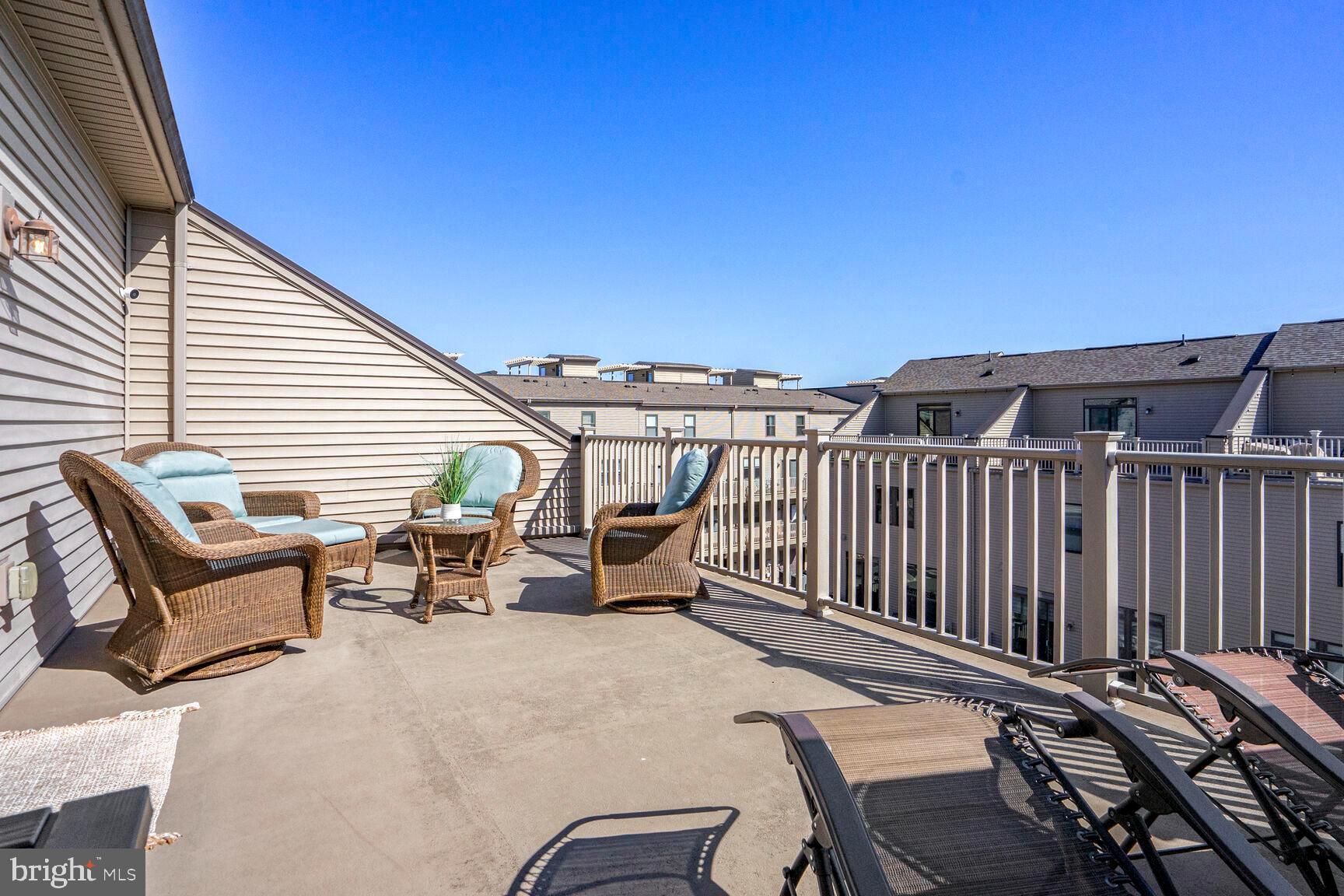 SM ONE LOUDOUN CONDO - Residential