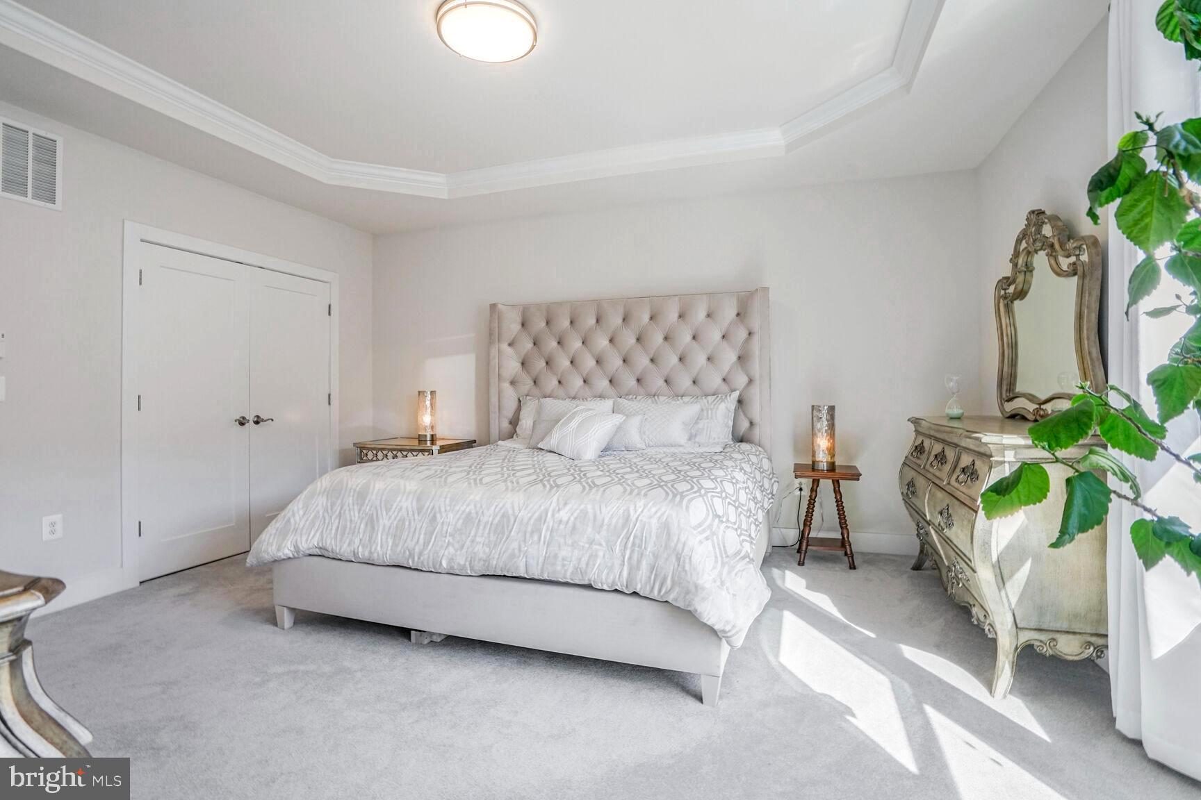 SM ONE LOUDOUN CONDO - Residential