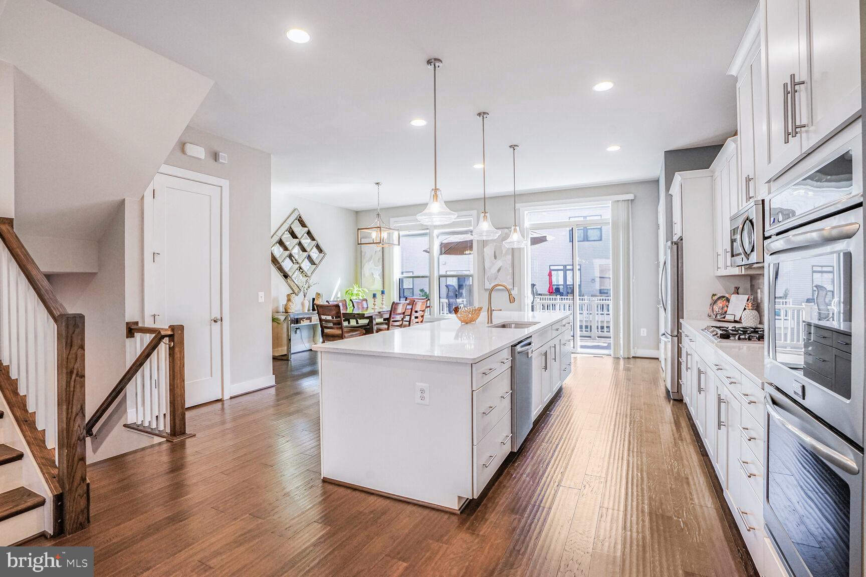 SM ONE LOUDOUN CONDO - Residential