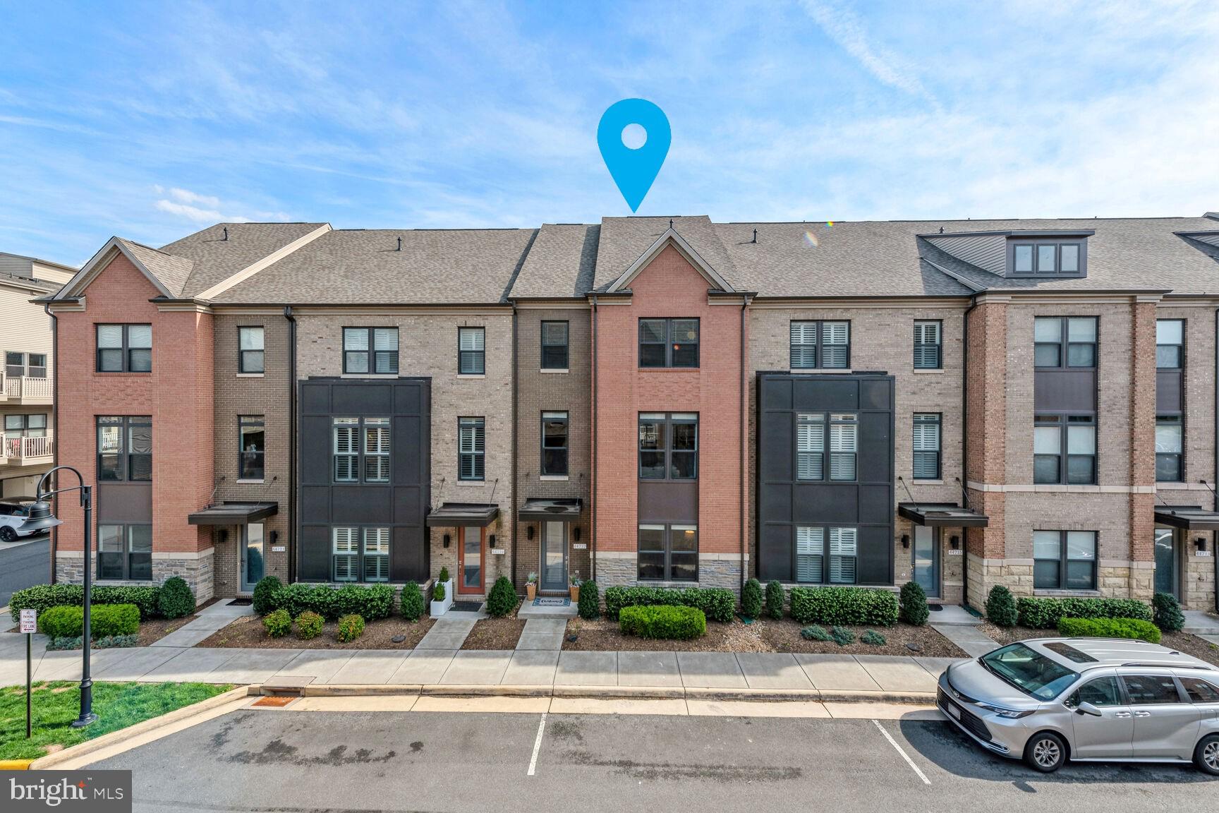 SM ONE LOUDOUN CONDO - Residential