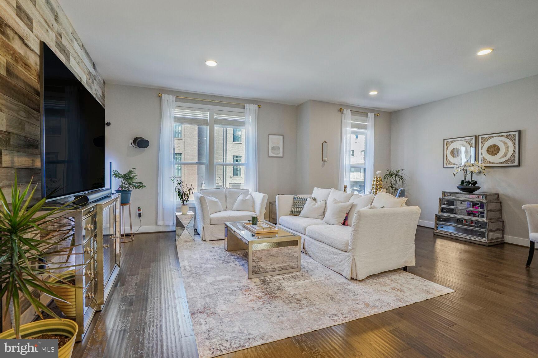 SM ONE LOUDOUN CONDO - Residential