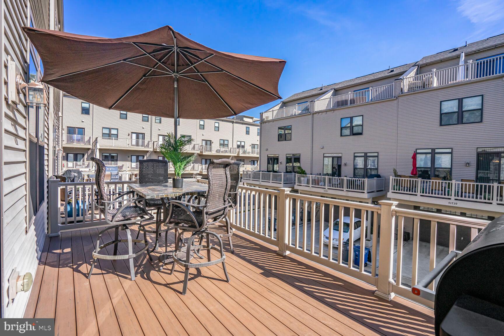 SM ONE LOUDOUN CONDO - Residential