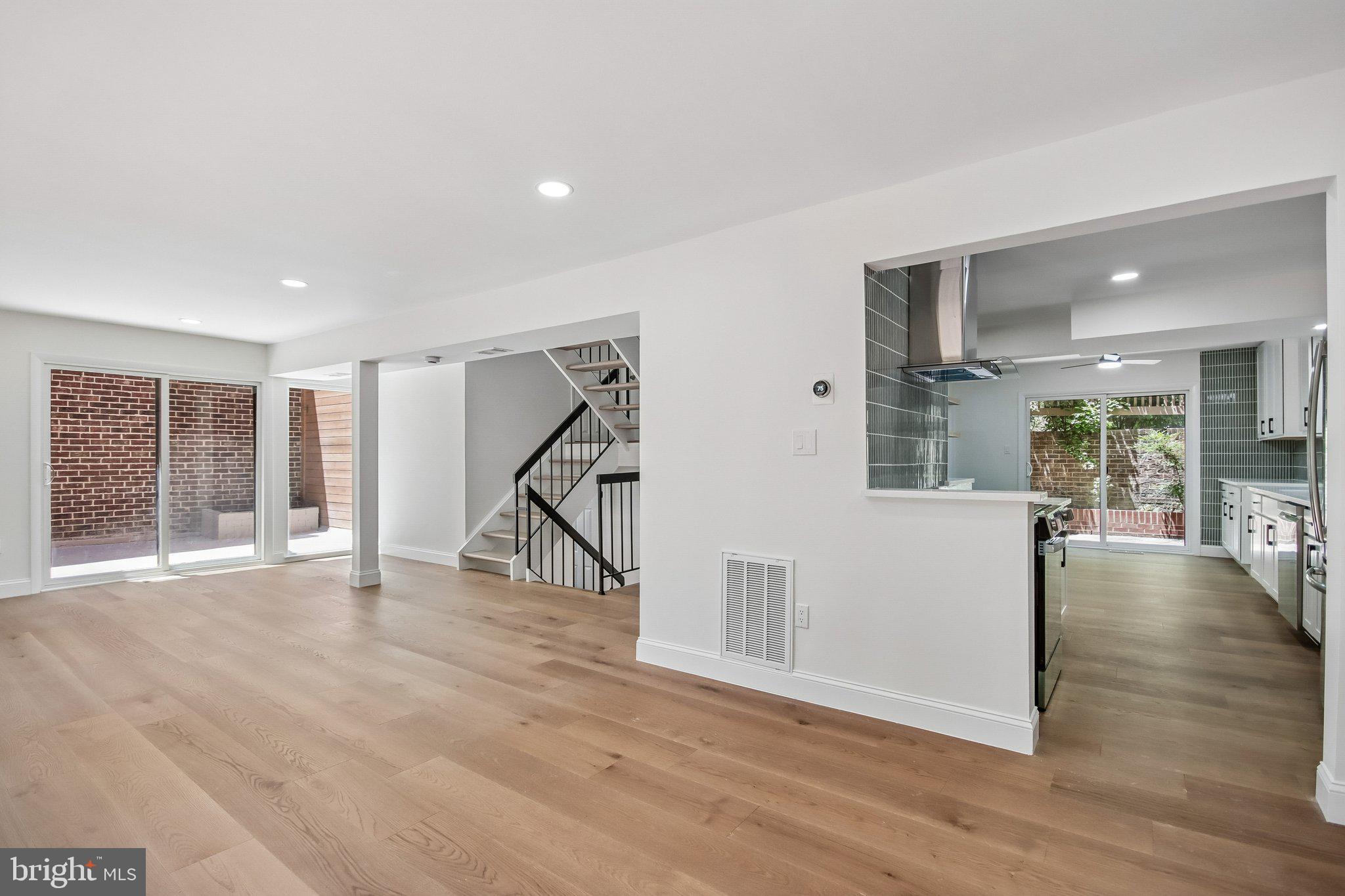 CABOTS POINT - Residential