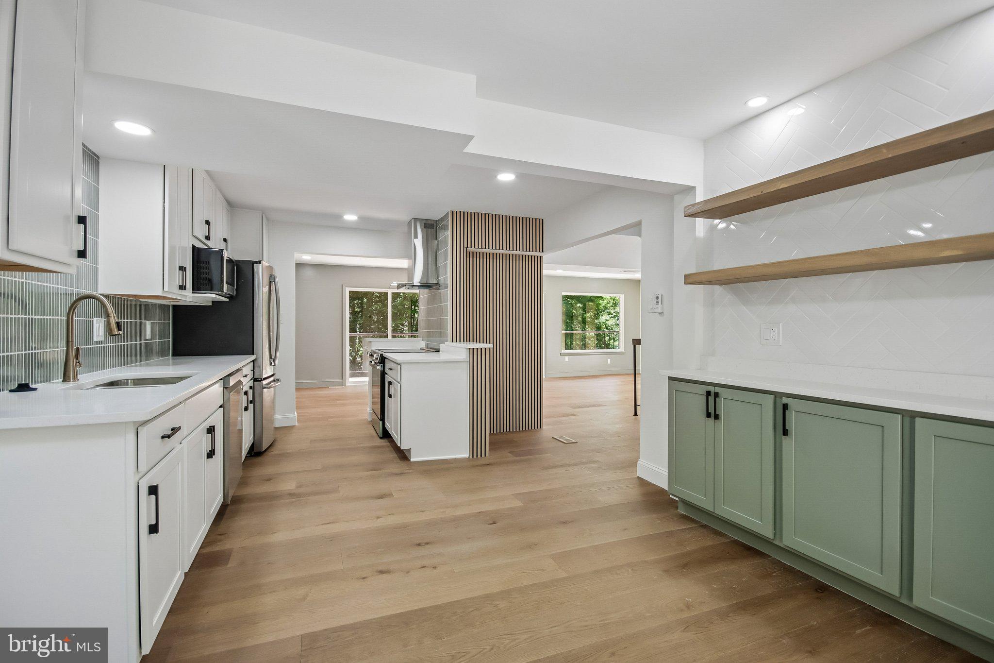 CABOTS POINT - Residential