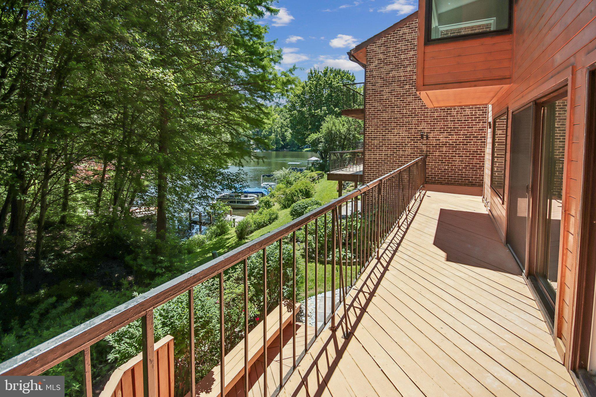 CABOTS POINT - Residential