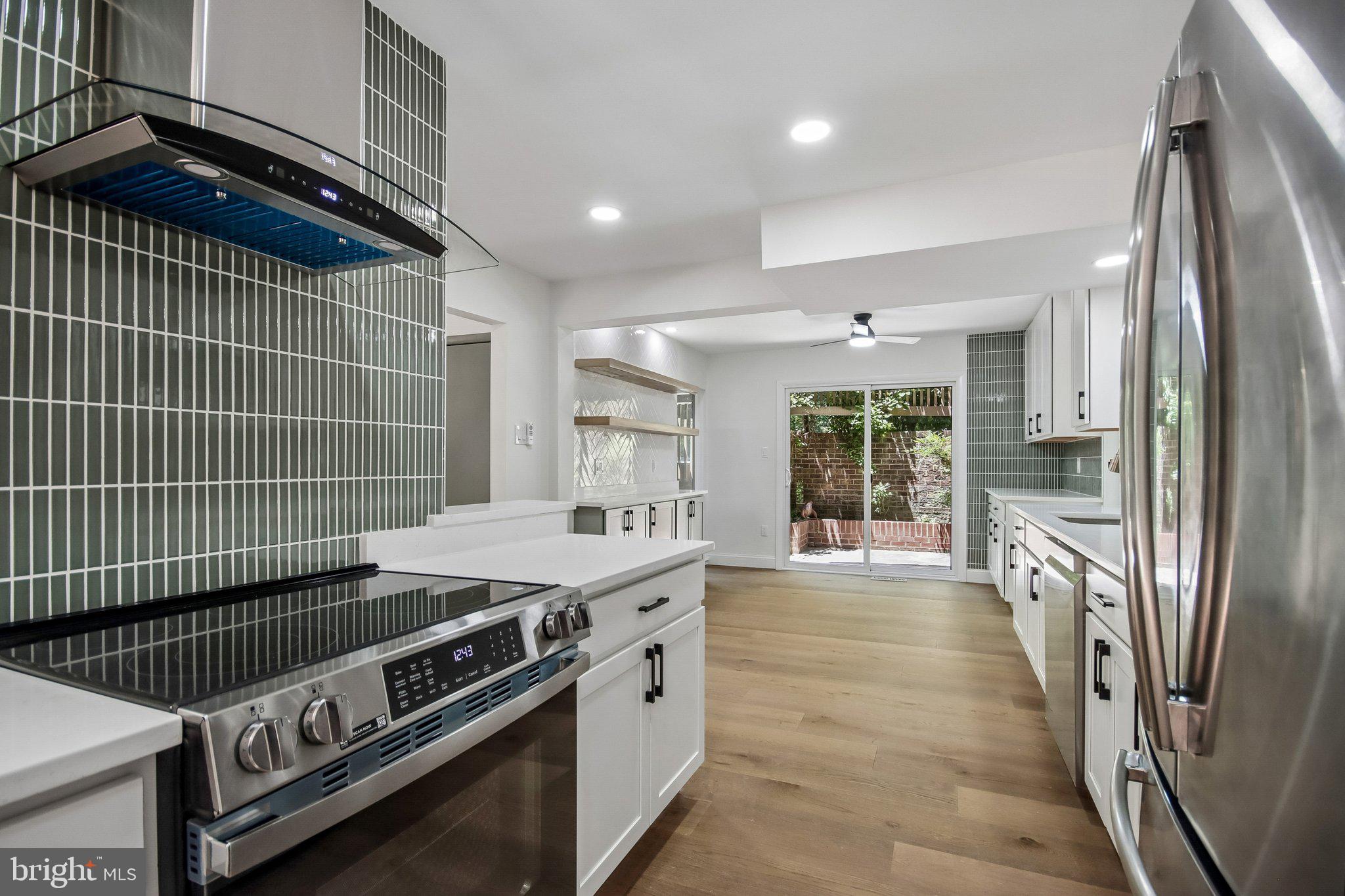 CABOTS POINT - Residential