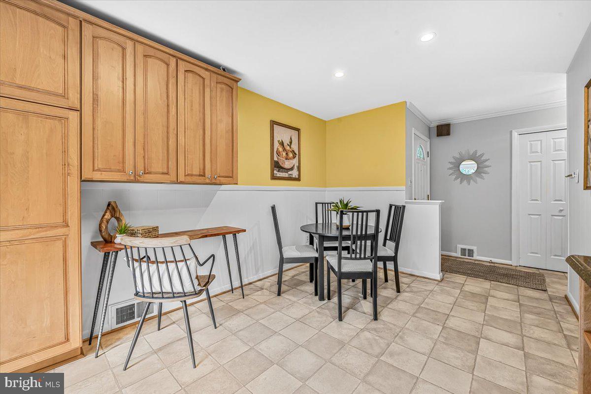 MANOR WOODS - Residential