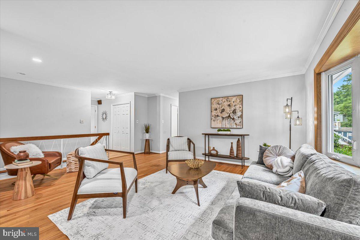 MANOR WOODS - Residential