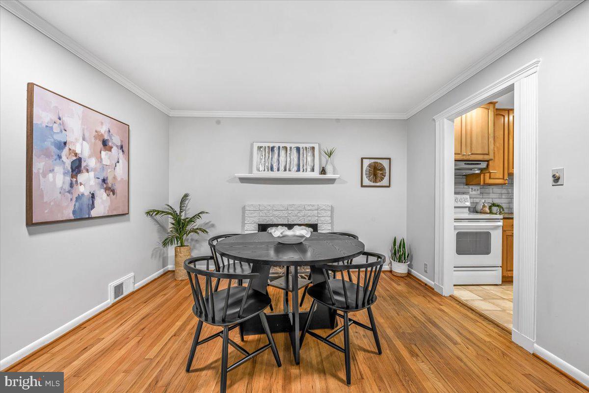MANOR WOODS - Residential