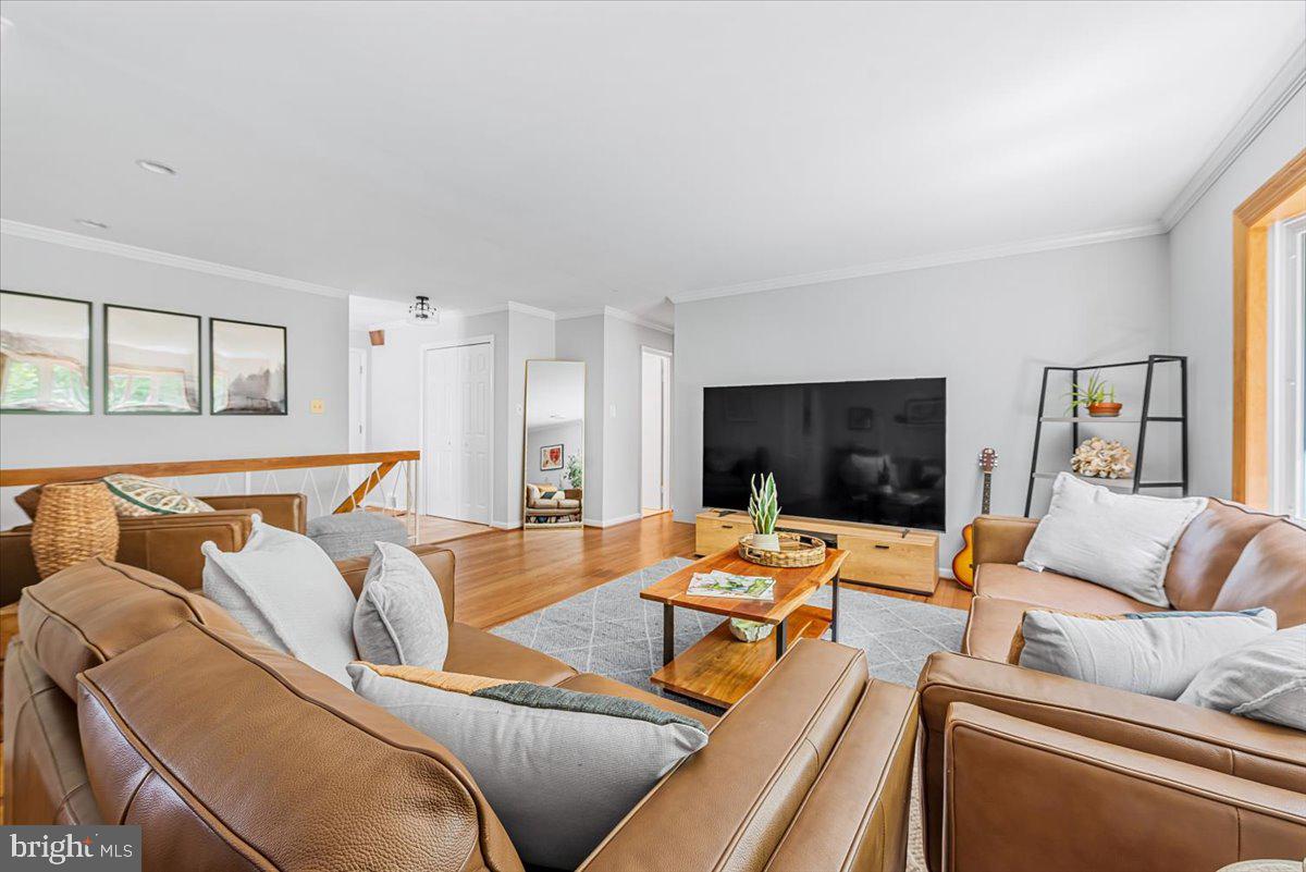 MANOR WOODS - Residential