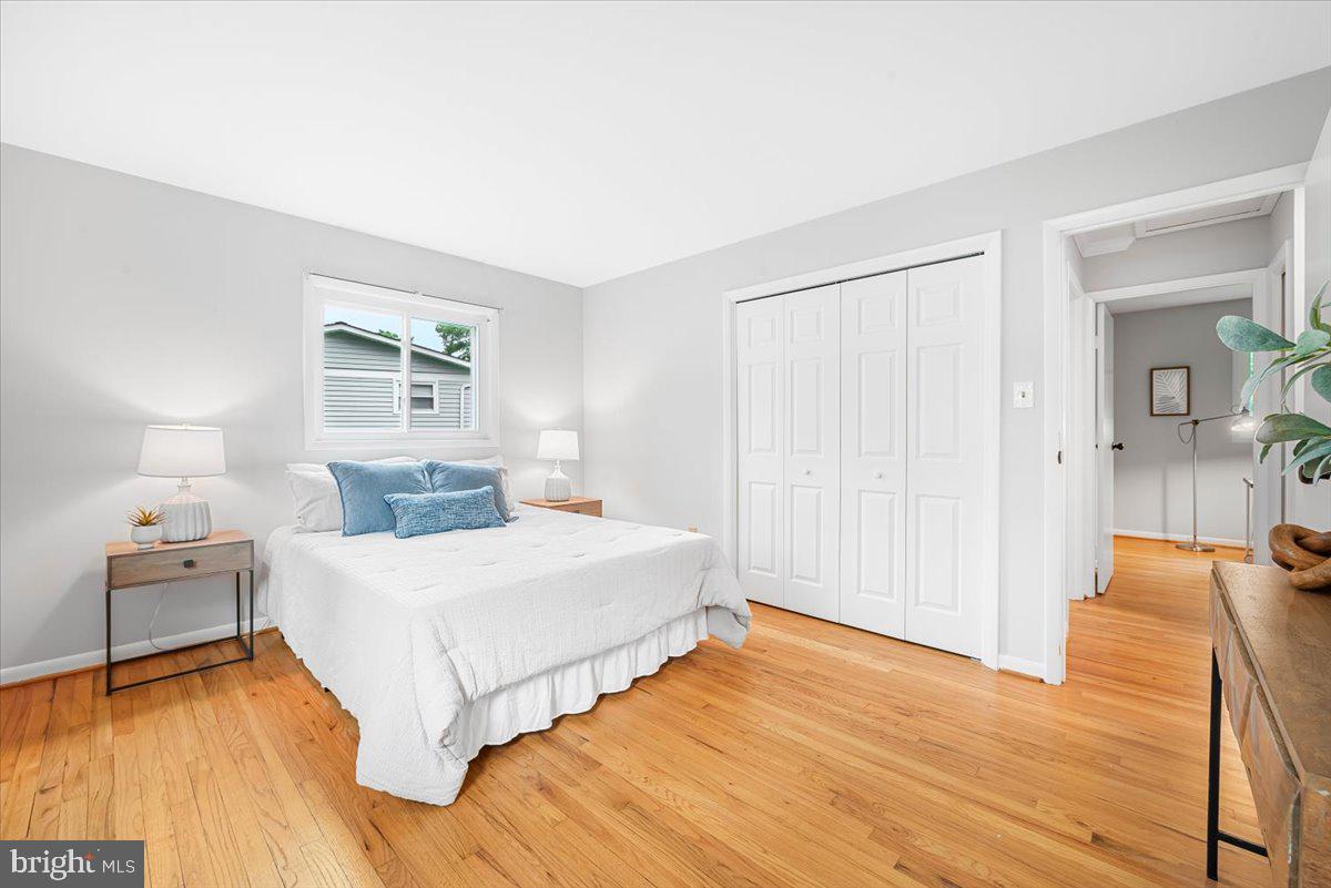 MANOR WOODS - Residential