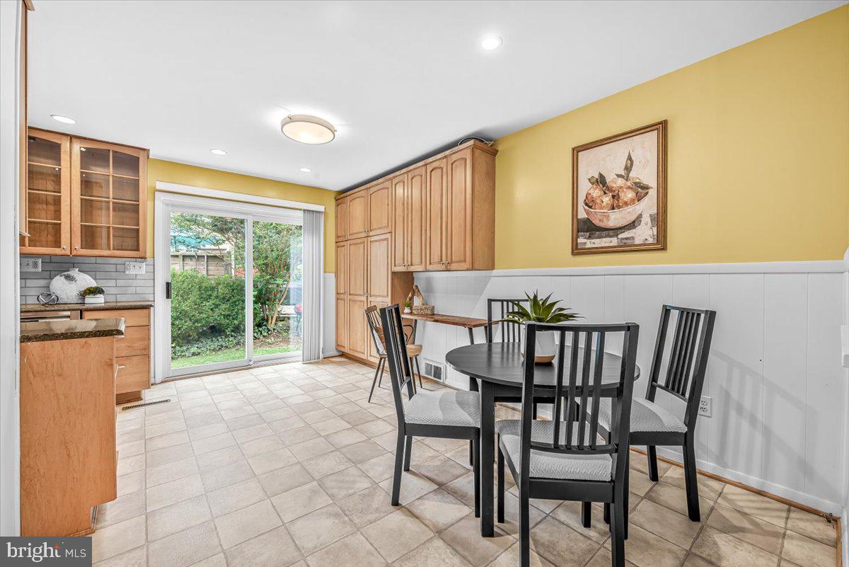 MANOR WOODS - Residential