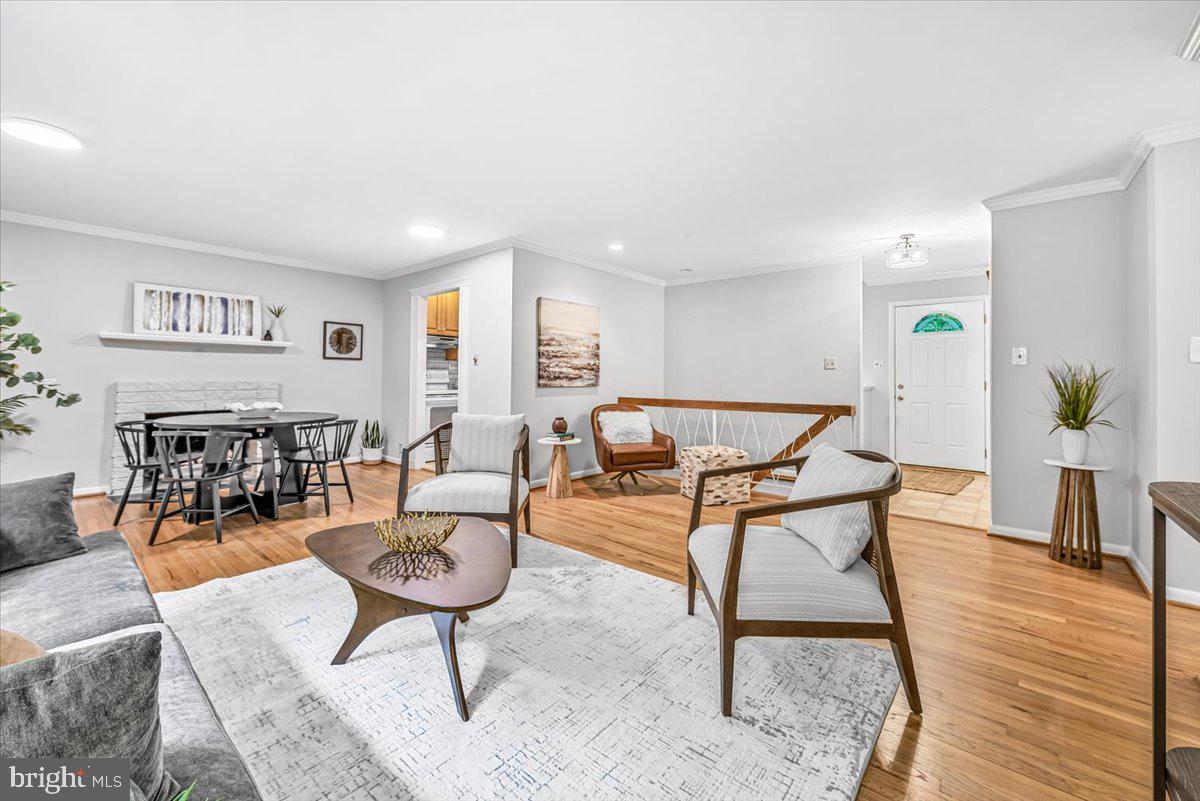 MANOR WOODS - Residential