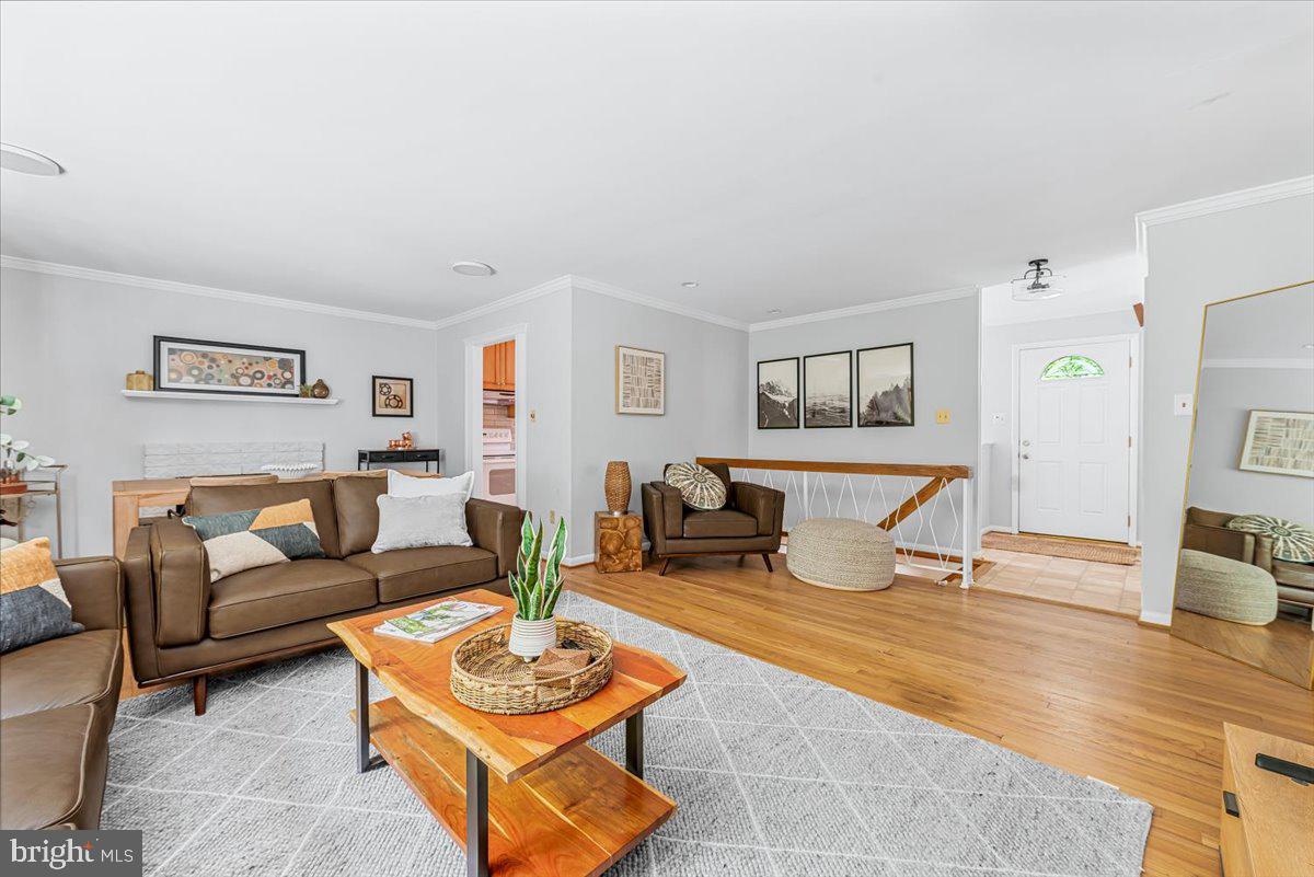 MANOR WOODS - Residential