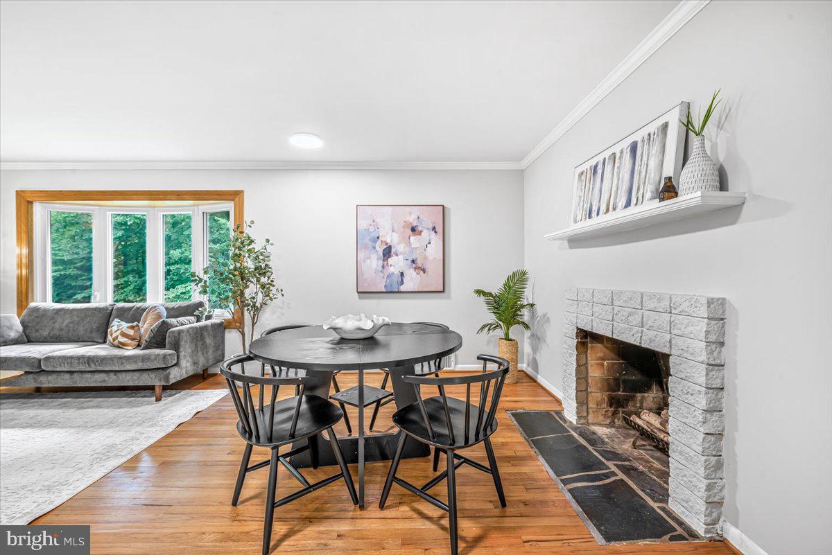 MANOR WOODS - Residential