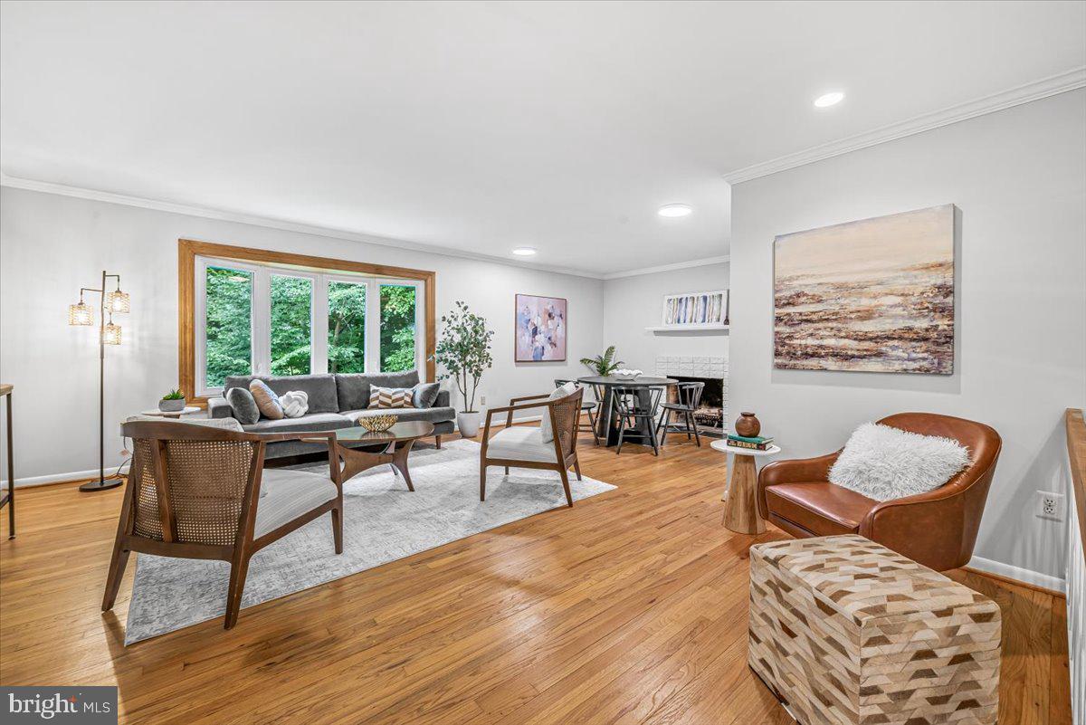 MANOR WOODS - Residential