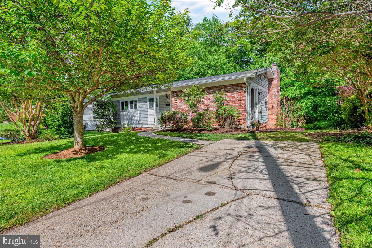 MANOR WOODS - Residential