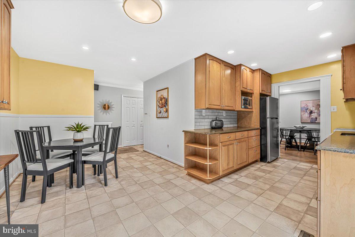 MANOR WOODS - Residential