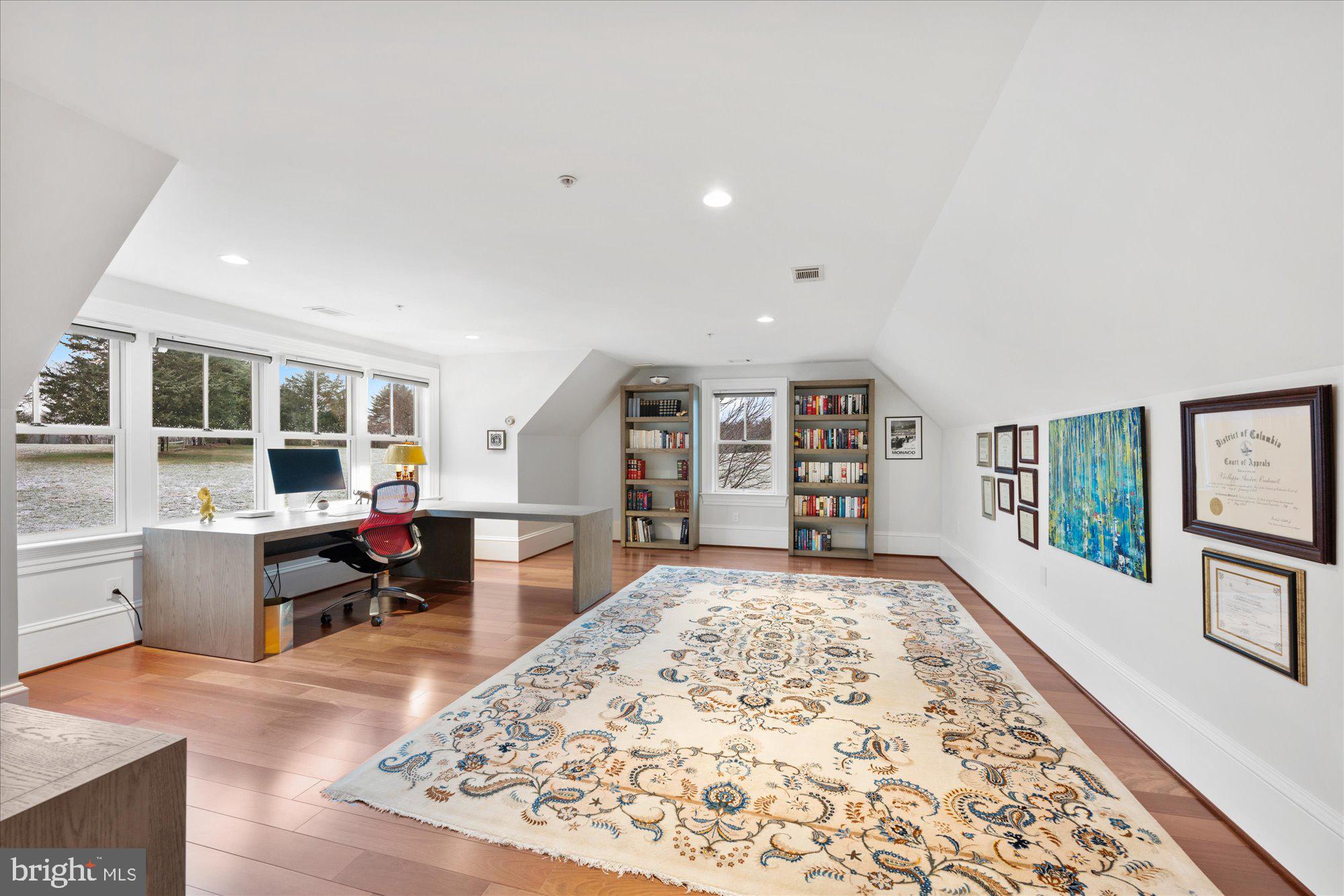 MERRY GO ROUND FARM - Residential