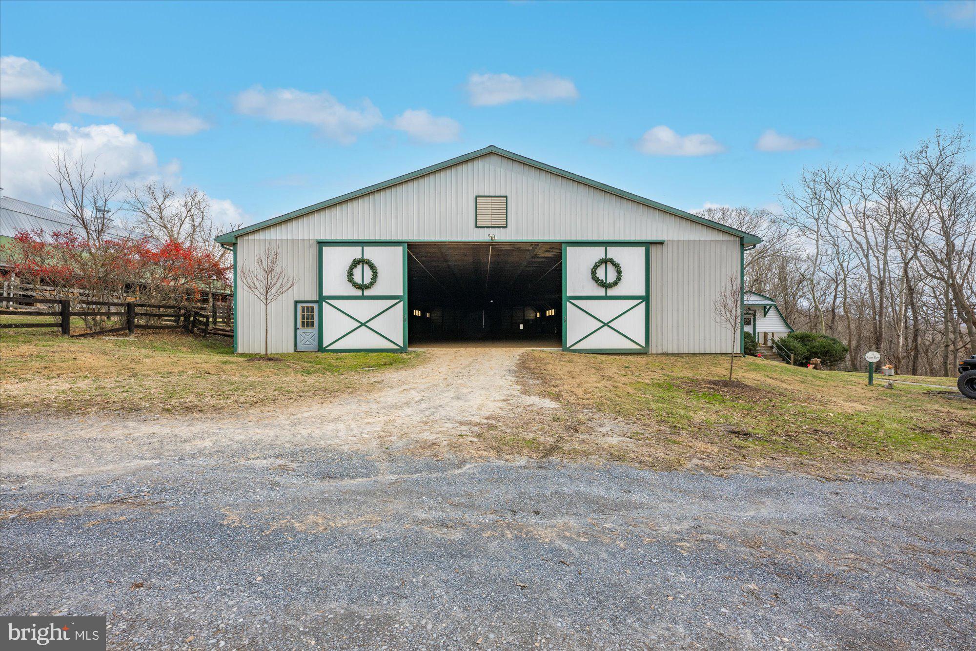 MERRY GO ROUND FARM - Residential