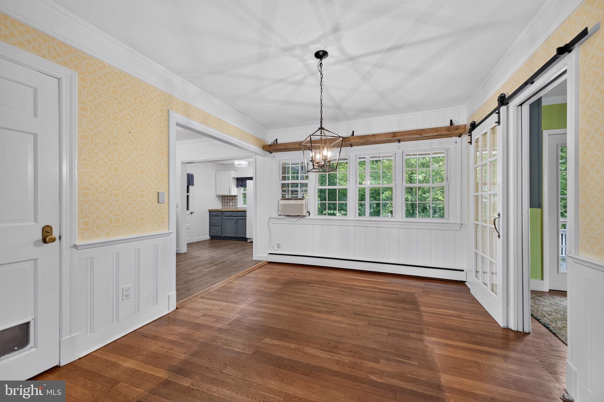 CENTREVILLE HEIGHTS - Residential